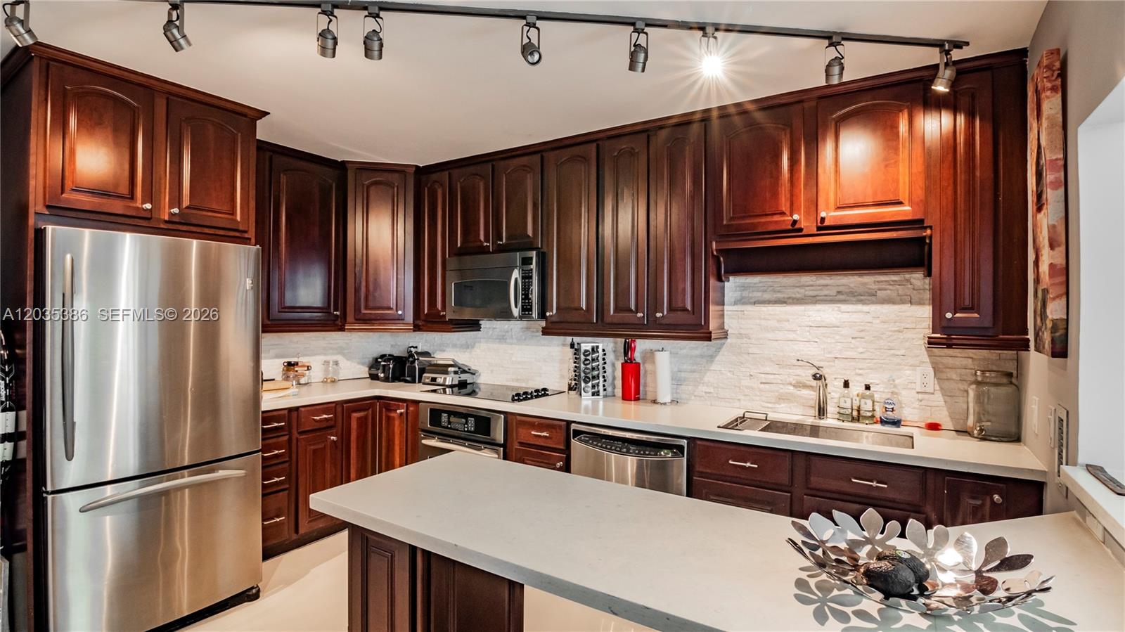 5750 Collins Ave # 7A