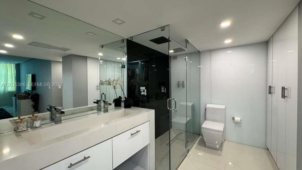 5750 Collins Ave # 7A