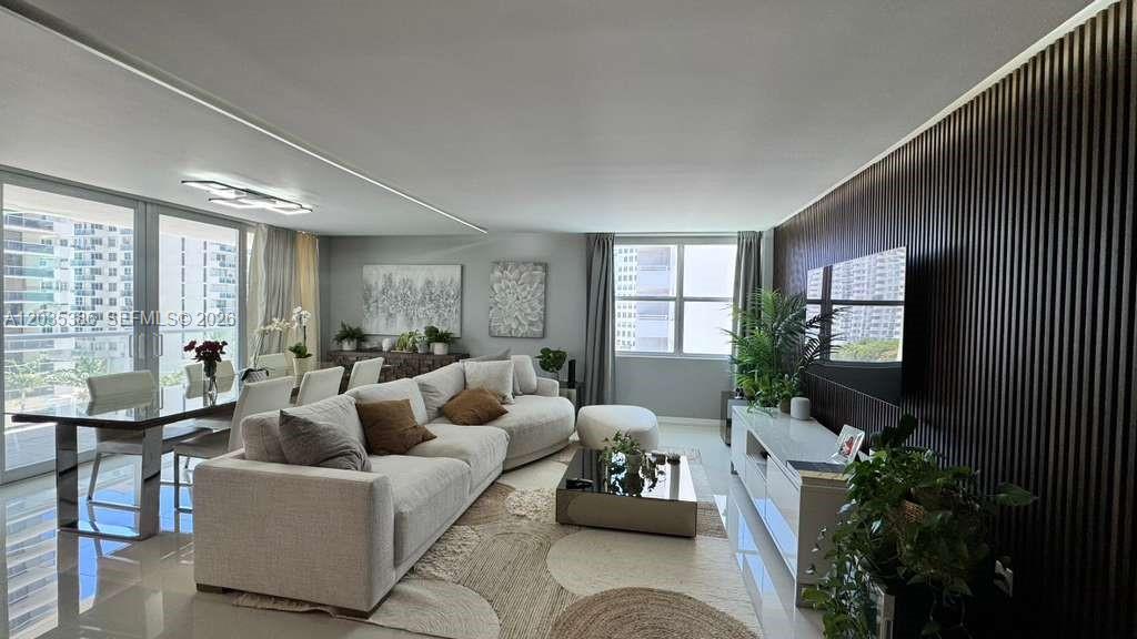 5750 Collins Ave # 7A