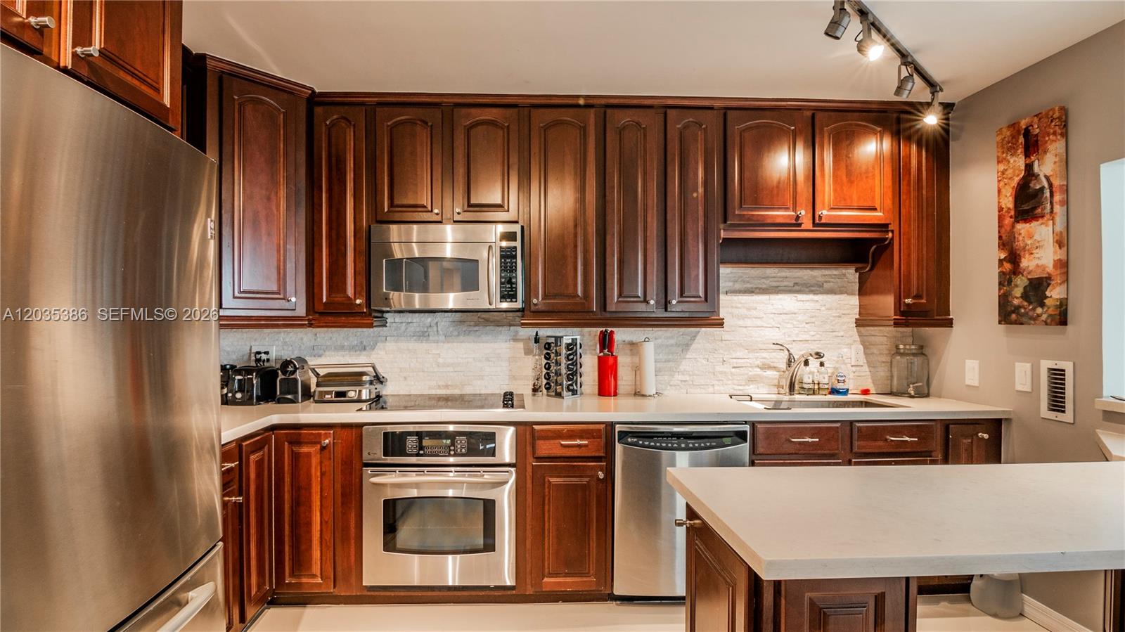 5750 Collins Ave # 7A
