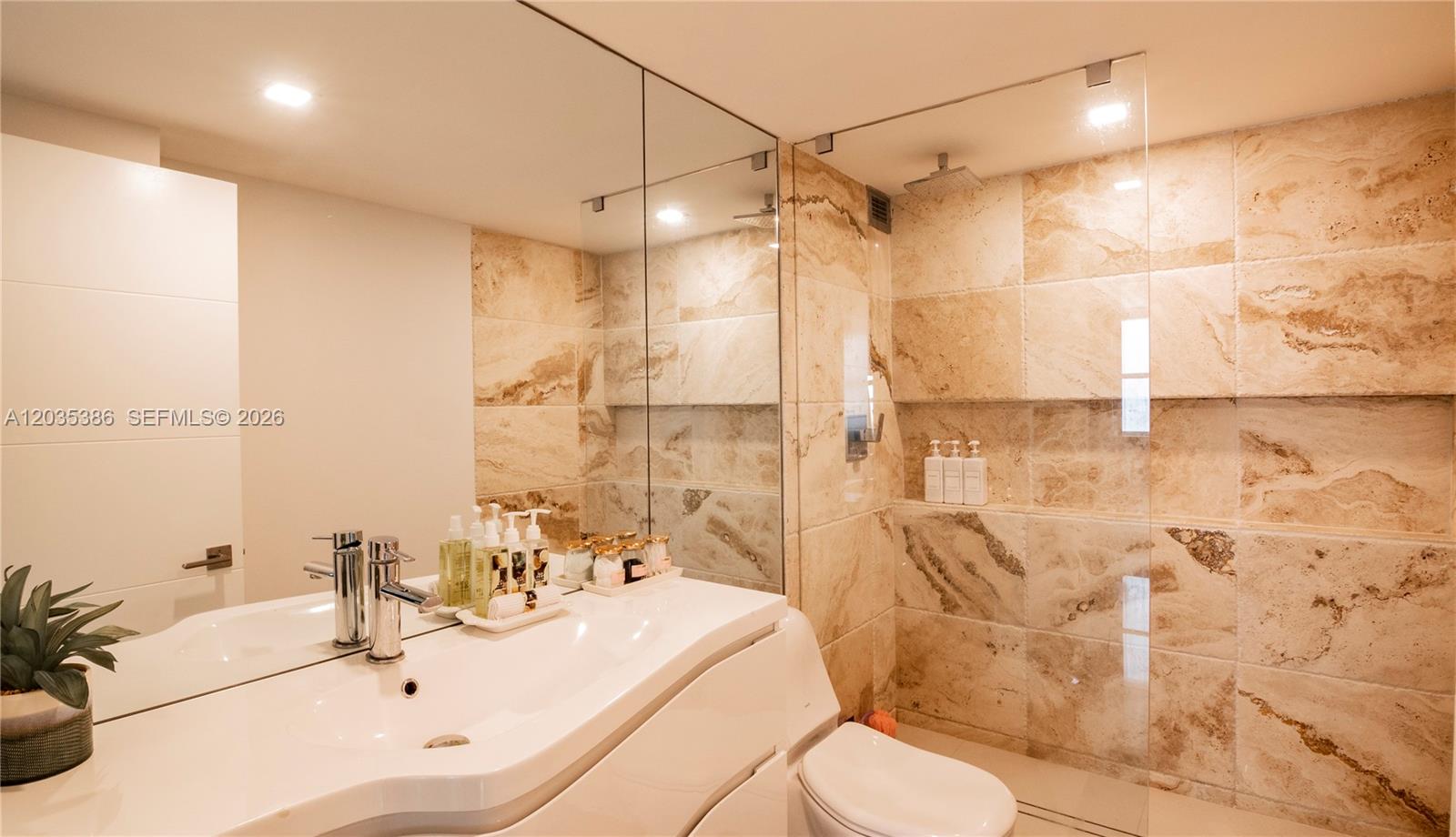 5750 Collins Ave # 7A