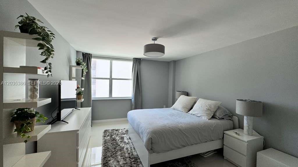 5750 Collins Ave # 7A