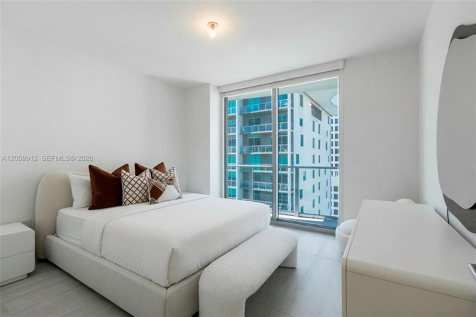 77 SE 5th St # 3308