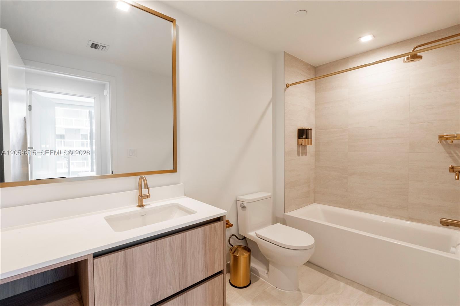 77 SE 5th St # 1910