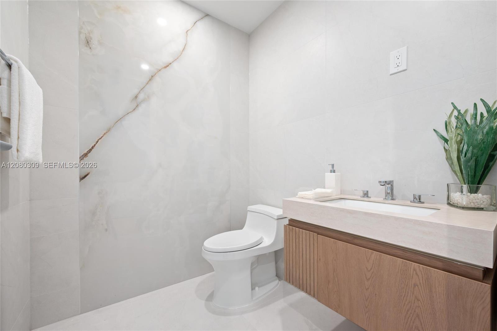6101 Aqua Ave Unit: PH11A