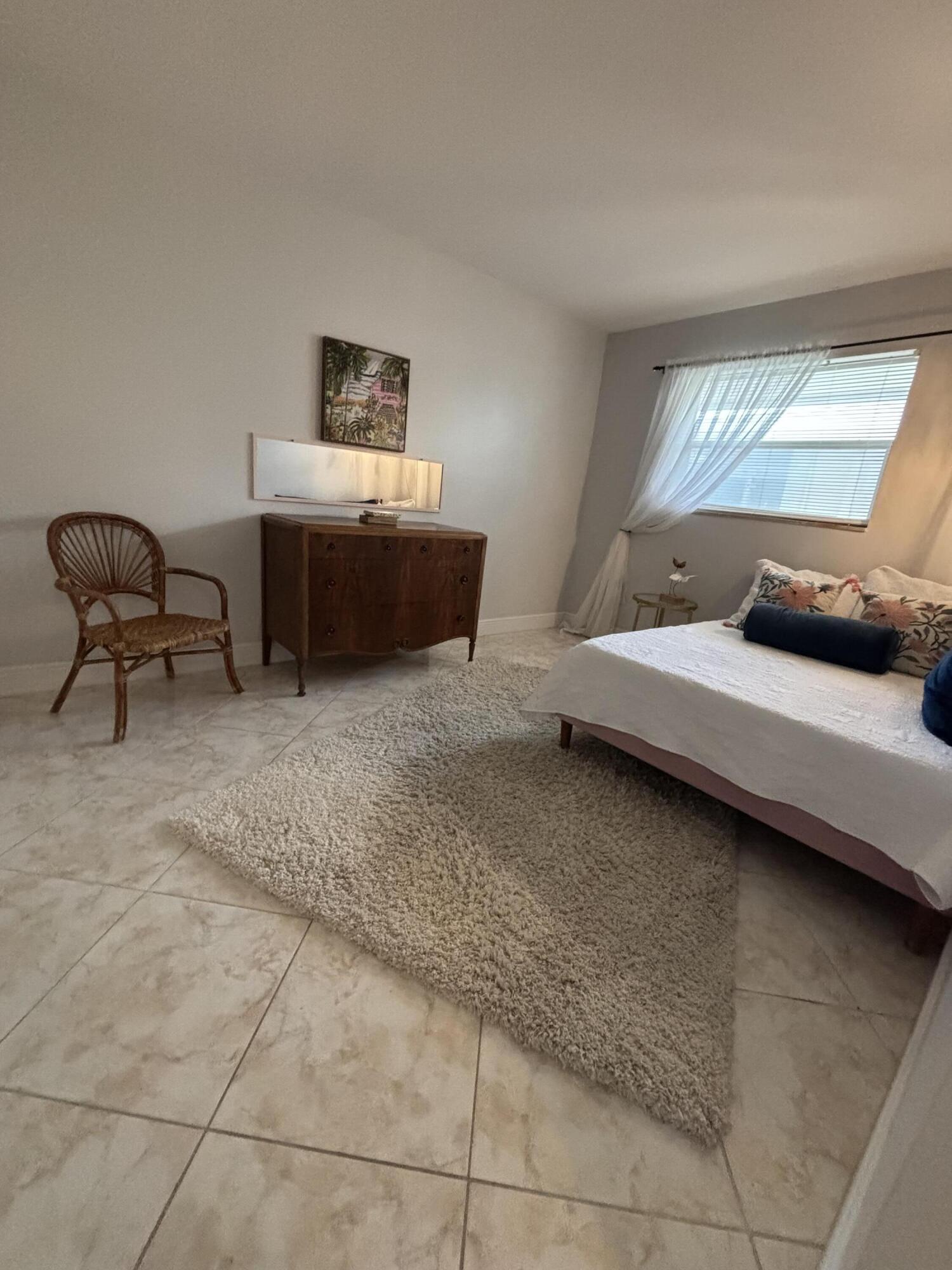 510 Prosperity Farms Road 8b