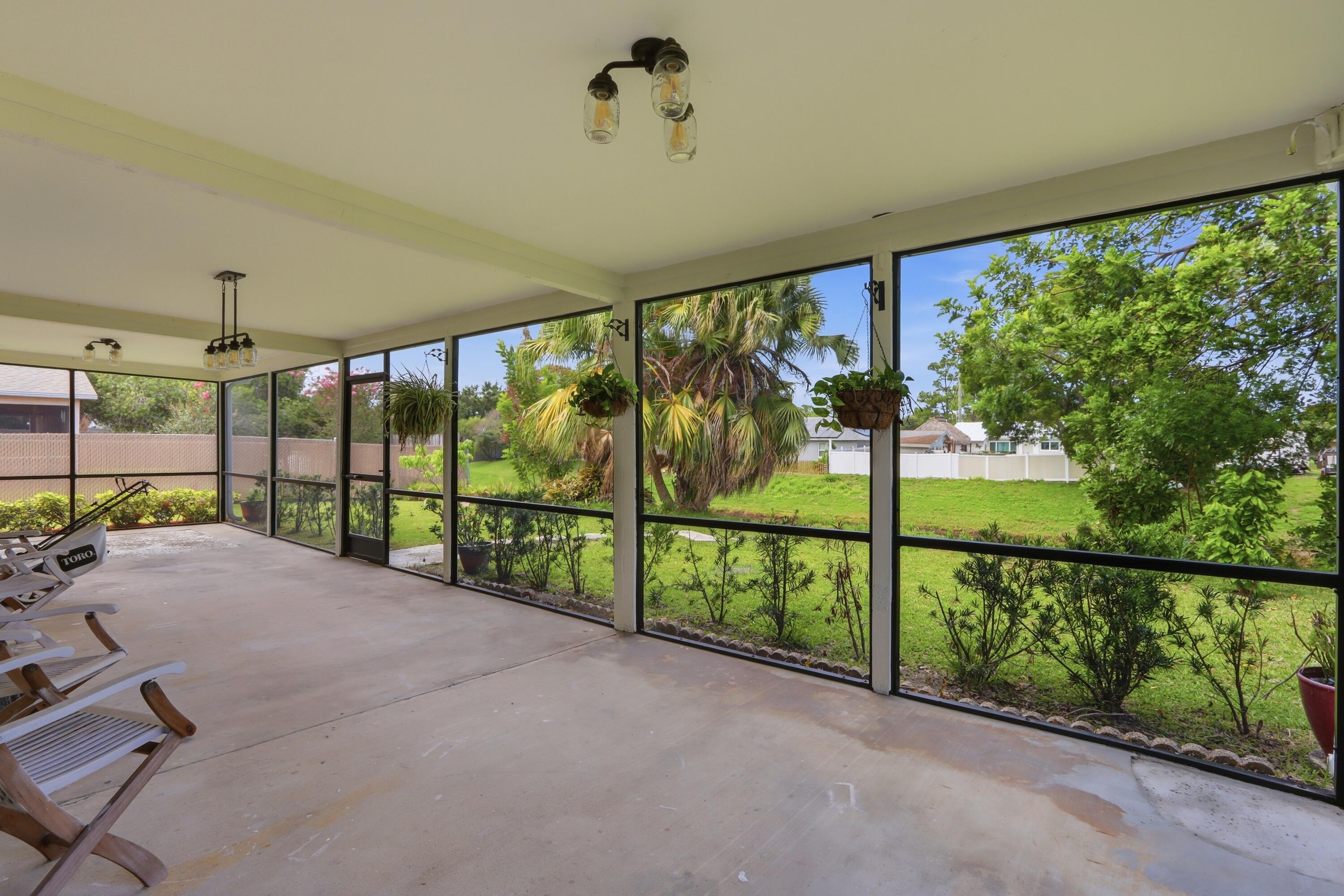 383 SE Whitmore Drive, Port St. Lucie