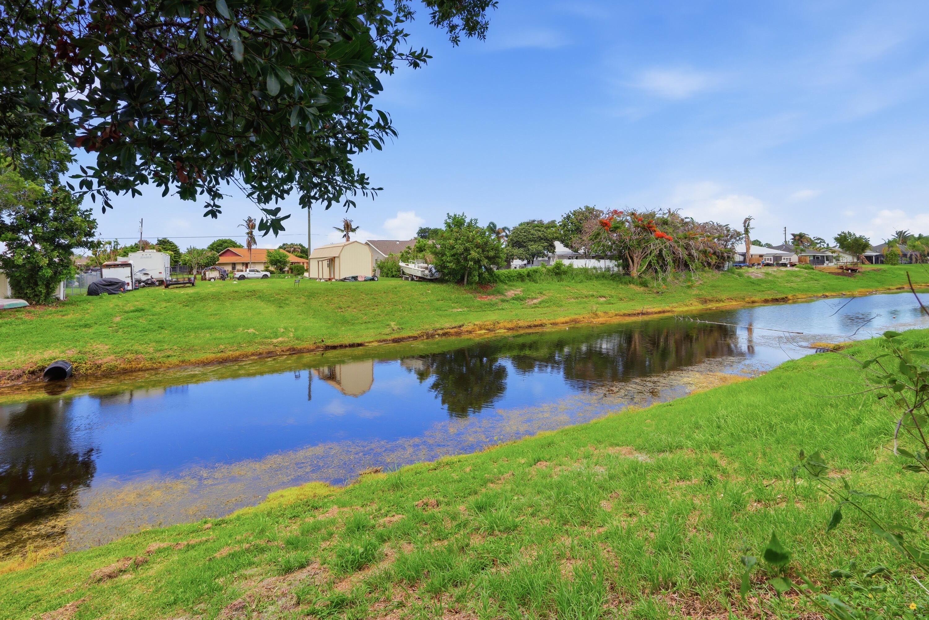 383 SE Whitmore Drive, Port St. Lucie