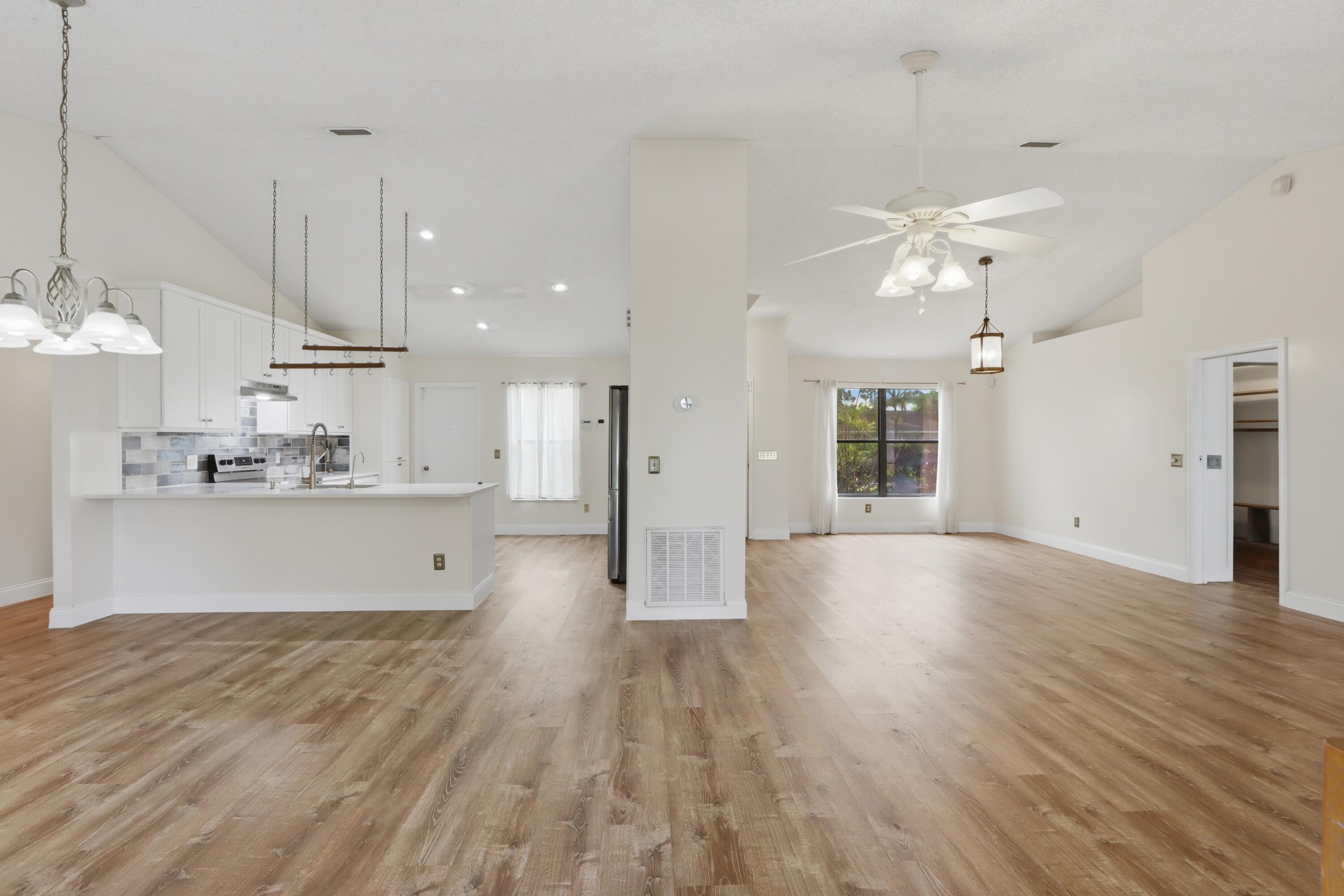 383 SE Whitmore Drive, Port St. Lucie