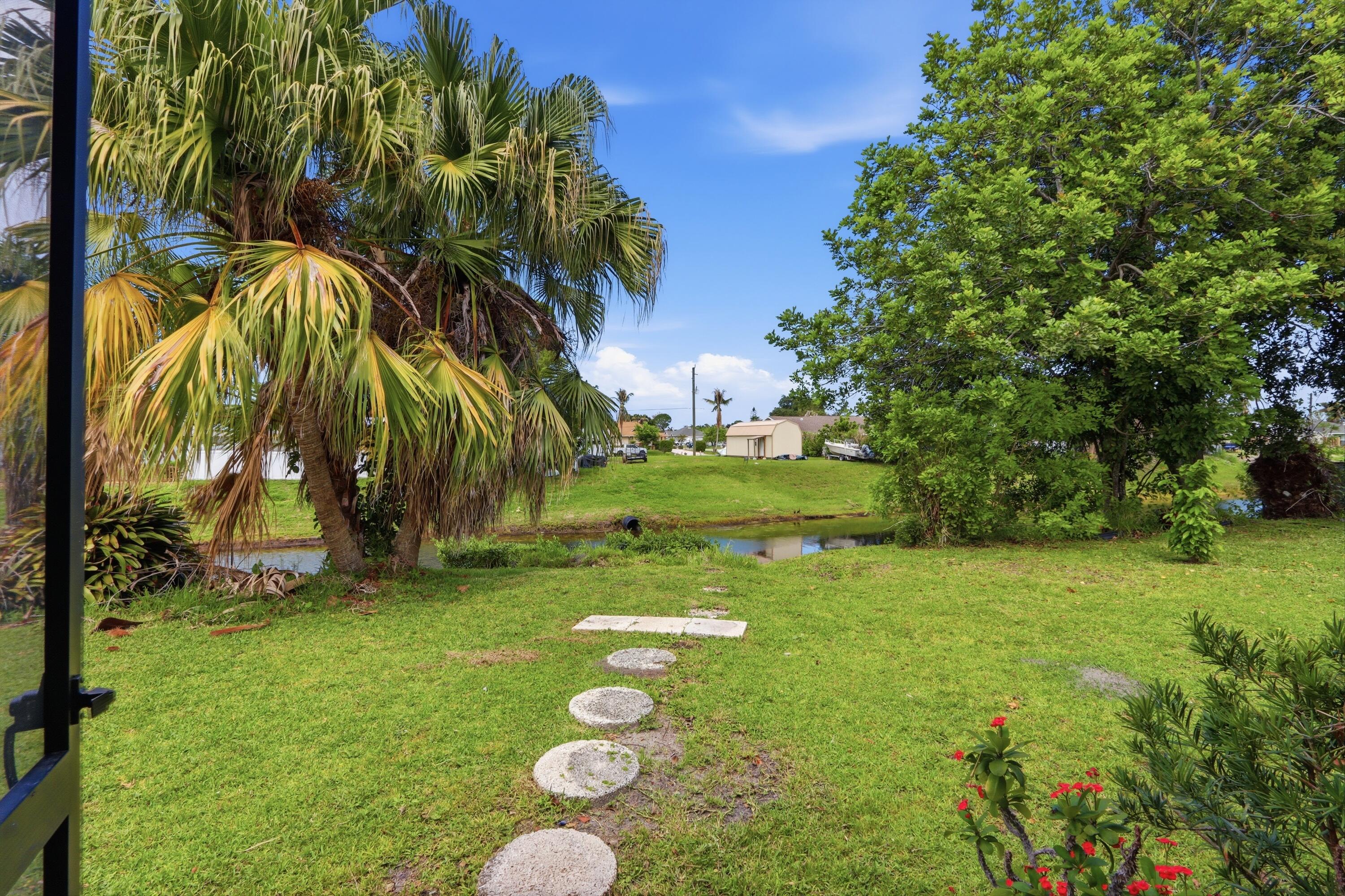 383 SE Whitmore Drive, Port St. Lucie
