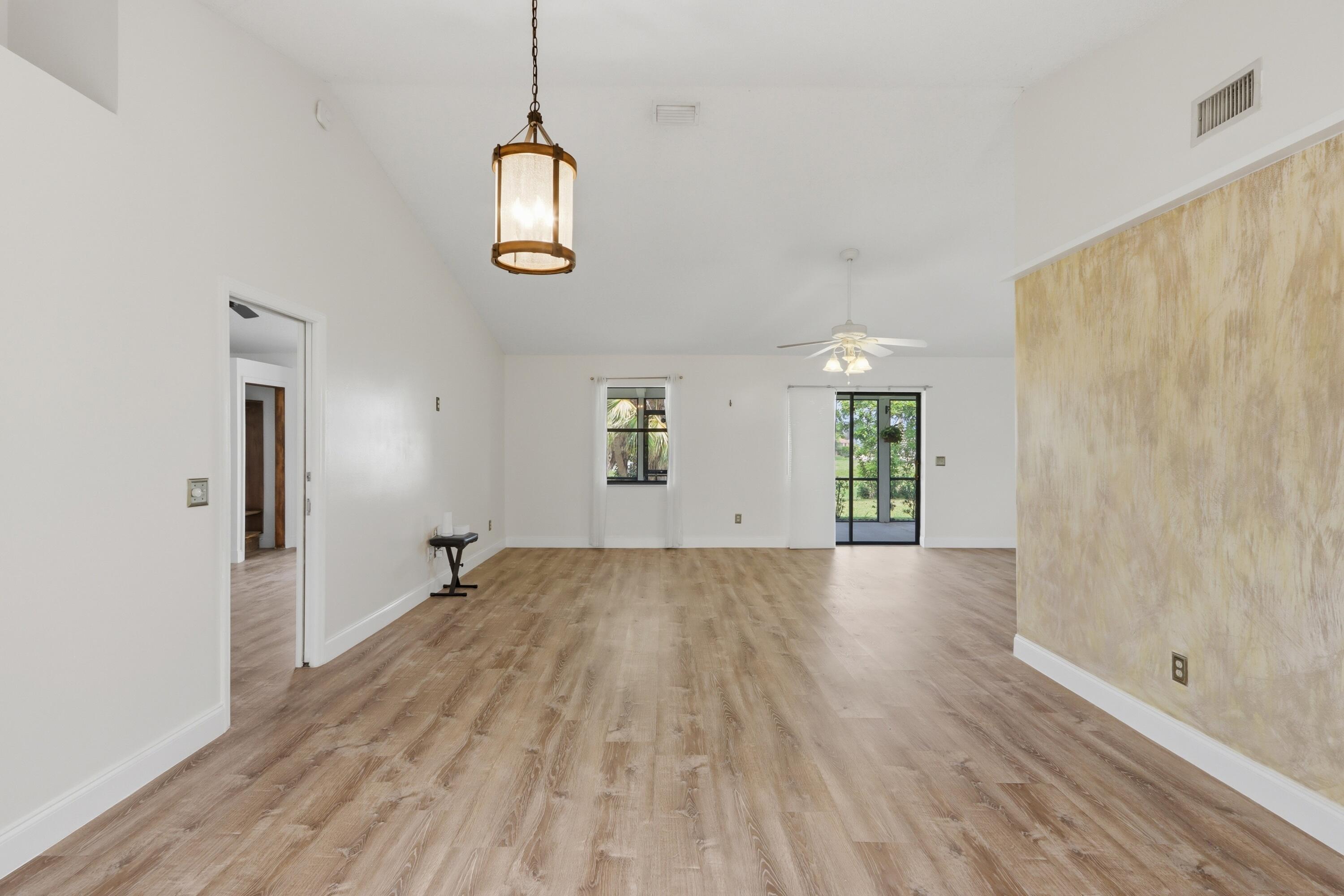 383 SE Whitmore Drive, Port St. Lucie