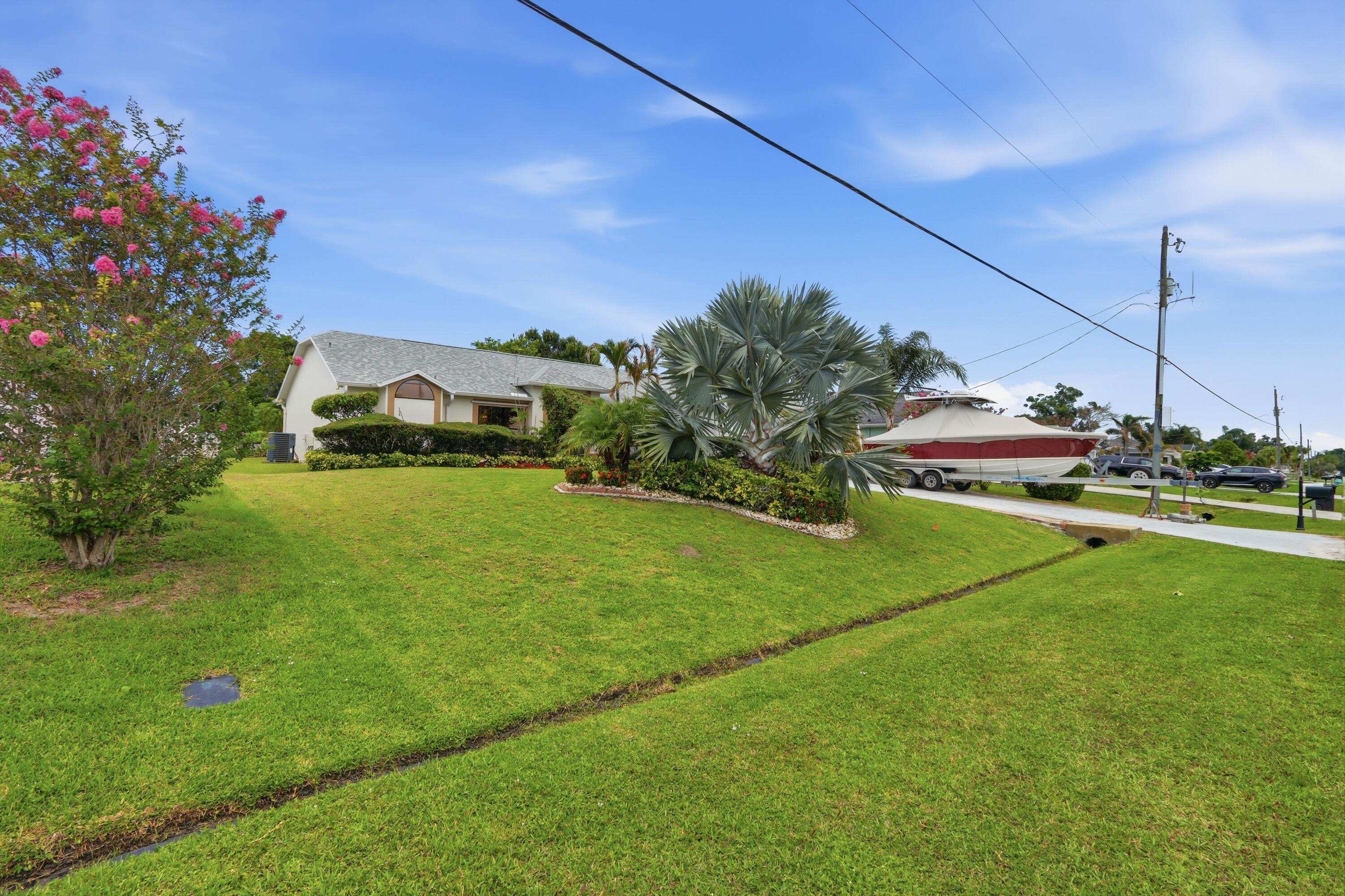 383 SE Whitmore Drive, Port St. Lucie