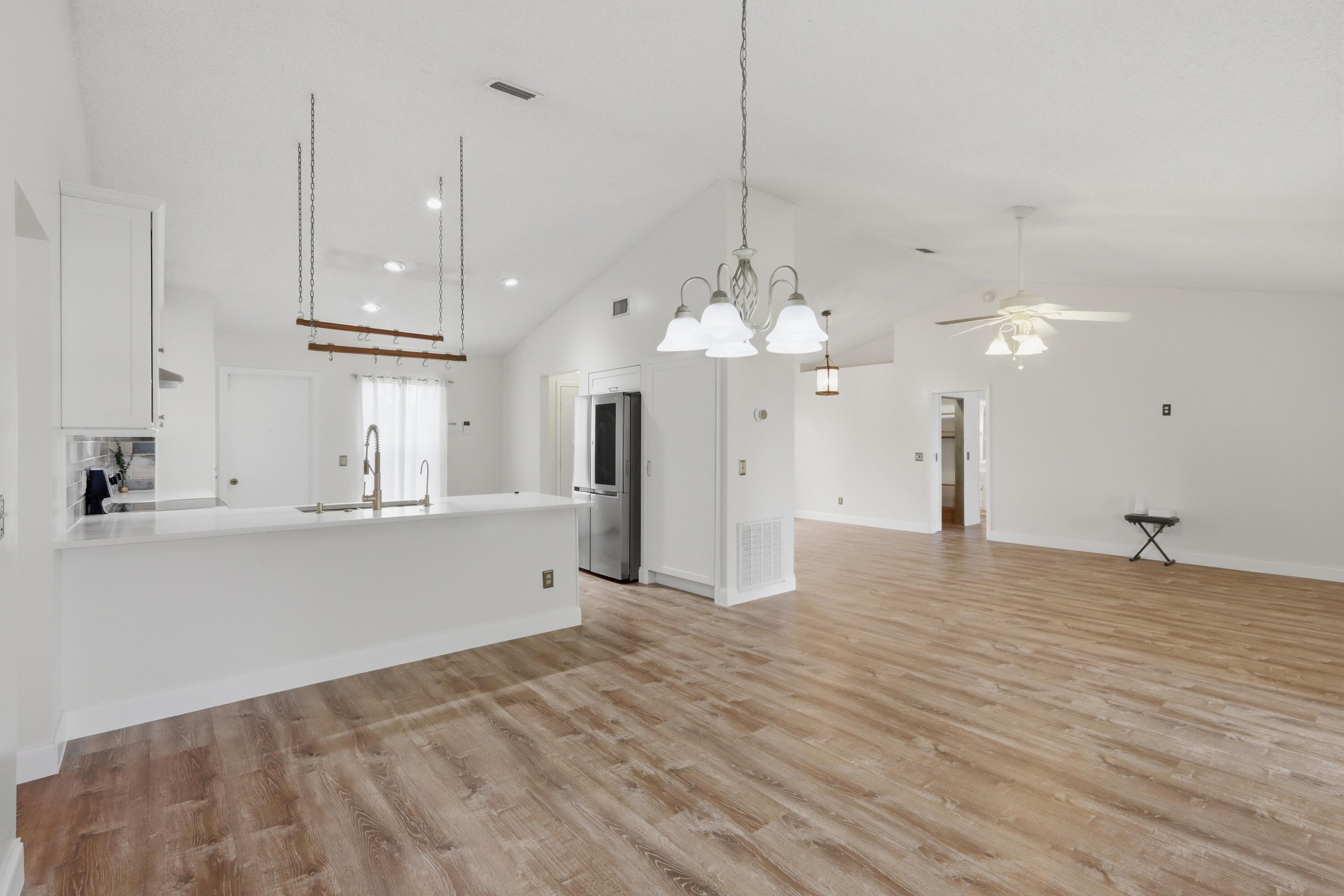 383 SE Whitmore Drive, Port St. Lucie