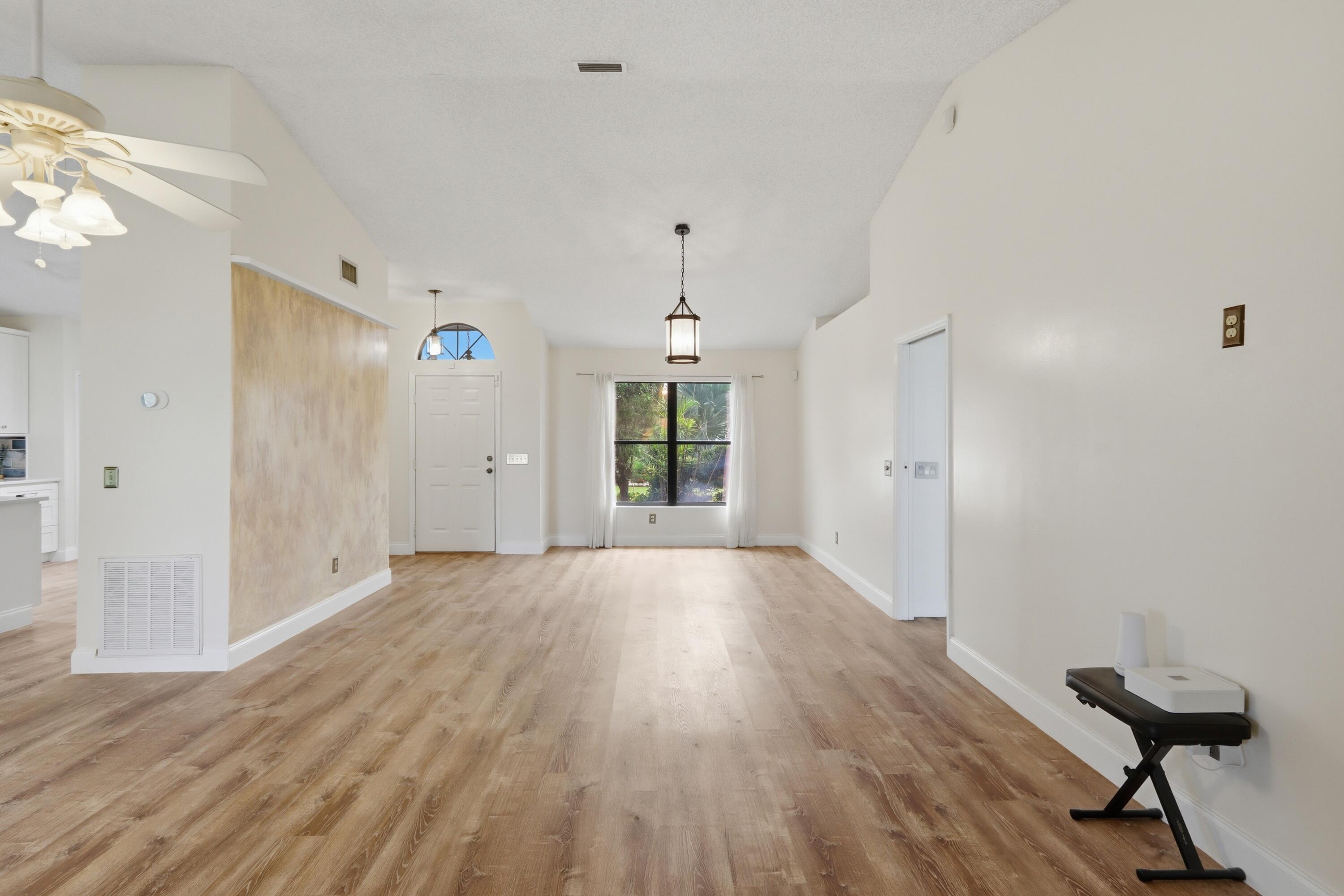 383 SE Whitmore Drive, Port St. Lucie