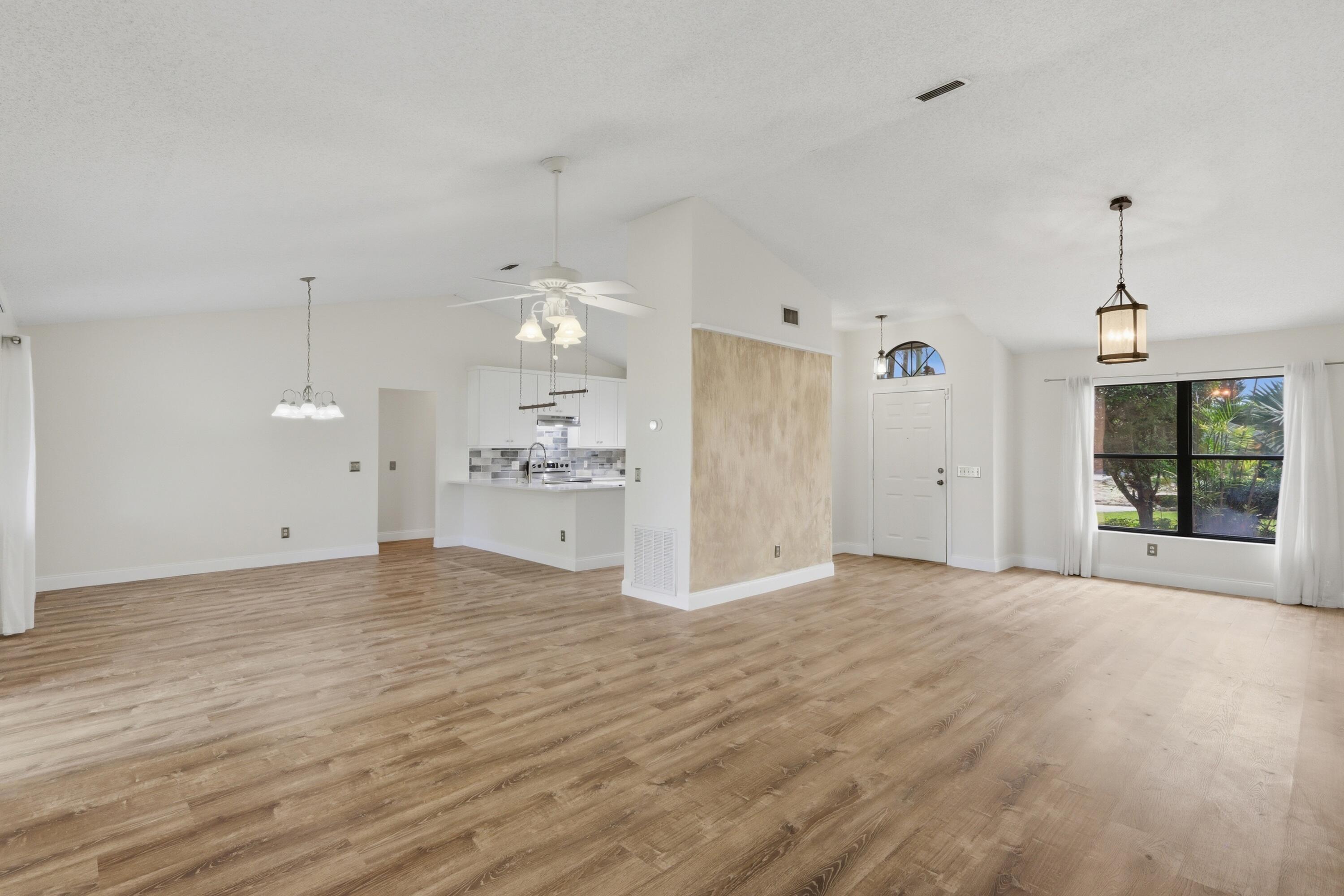 383 SE Whitmore Drive, Port St. Lucie