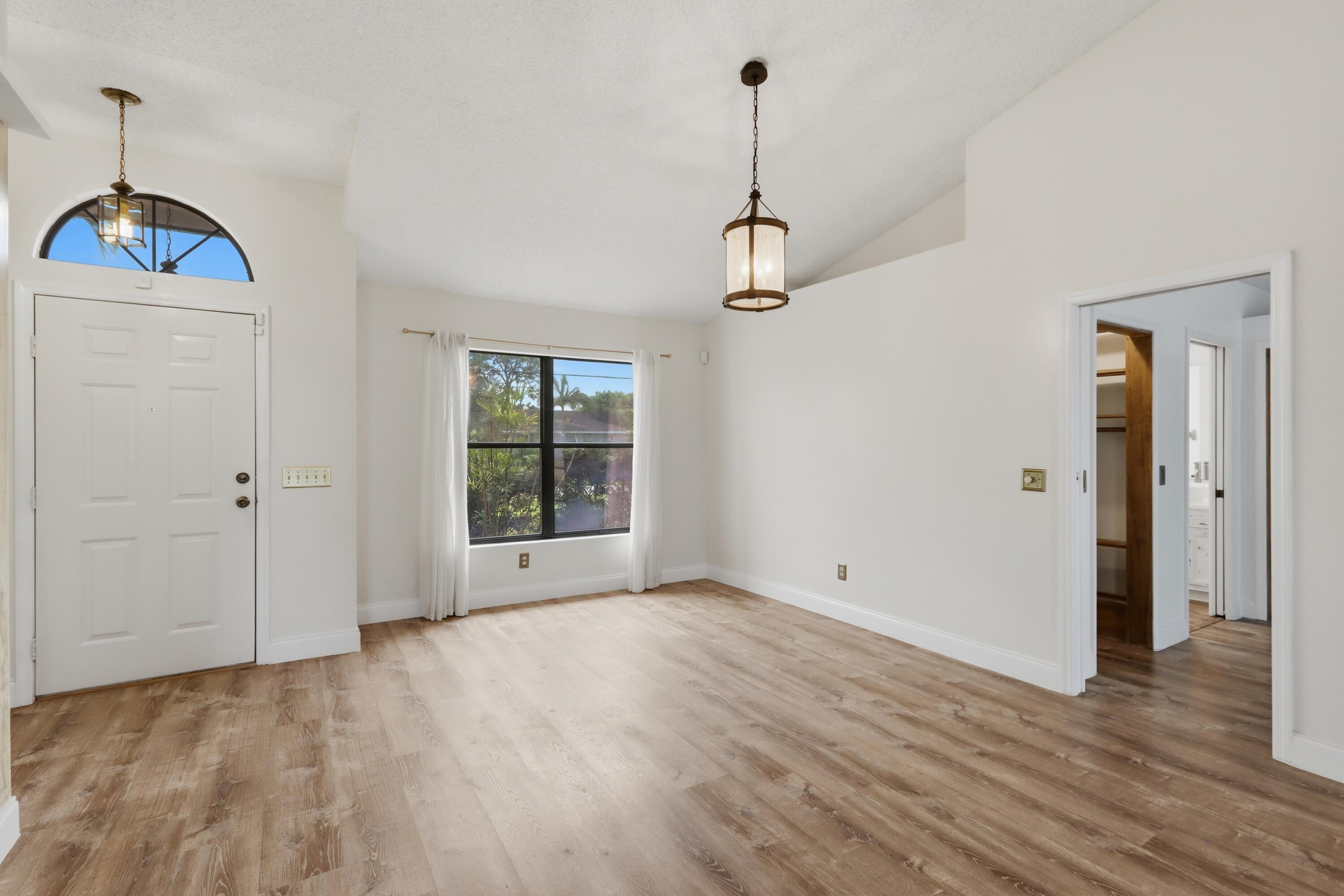 383 SE Whitmore Drive, Port St. Lucie
