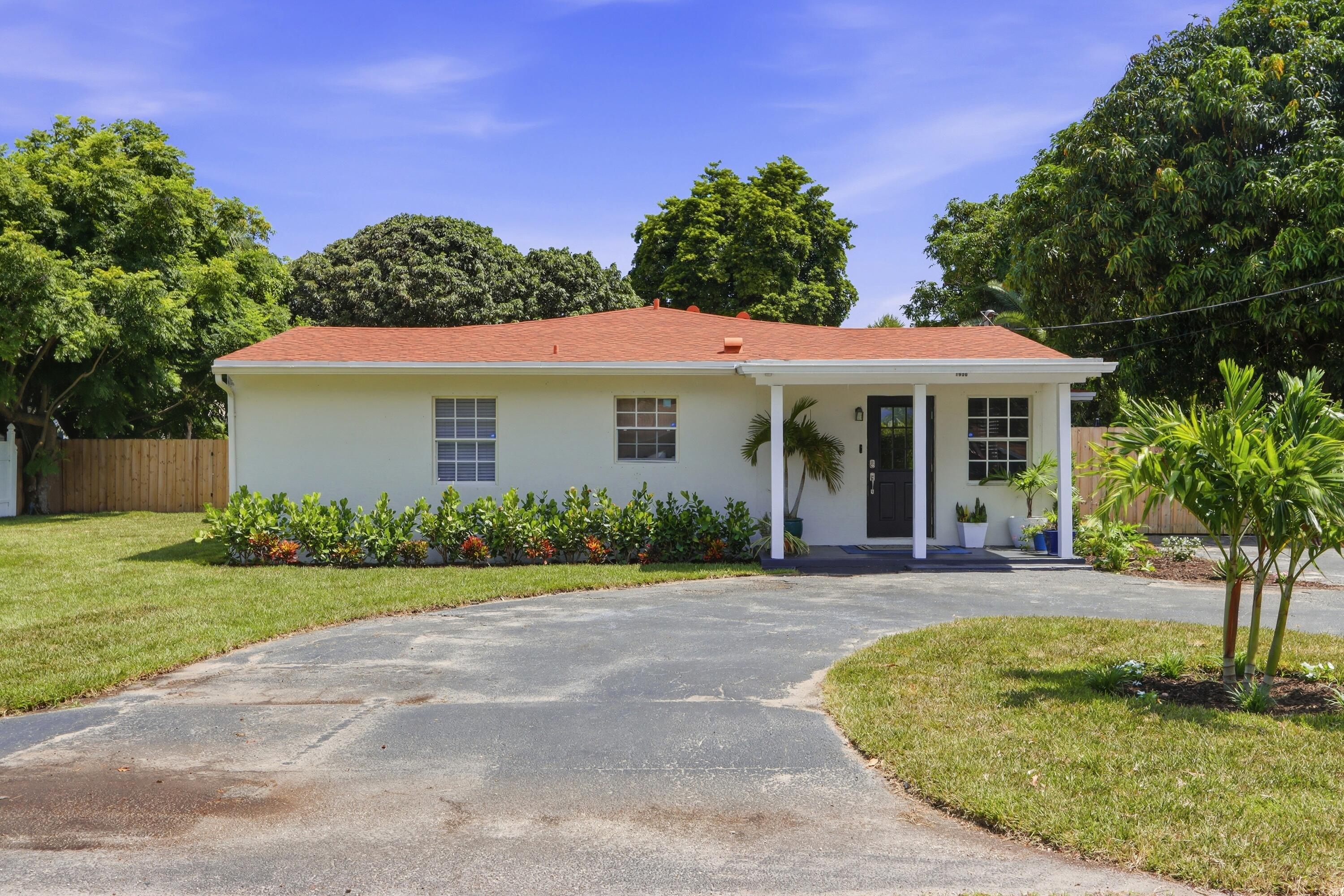 1900 Carissa Road