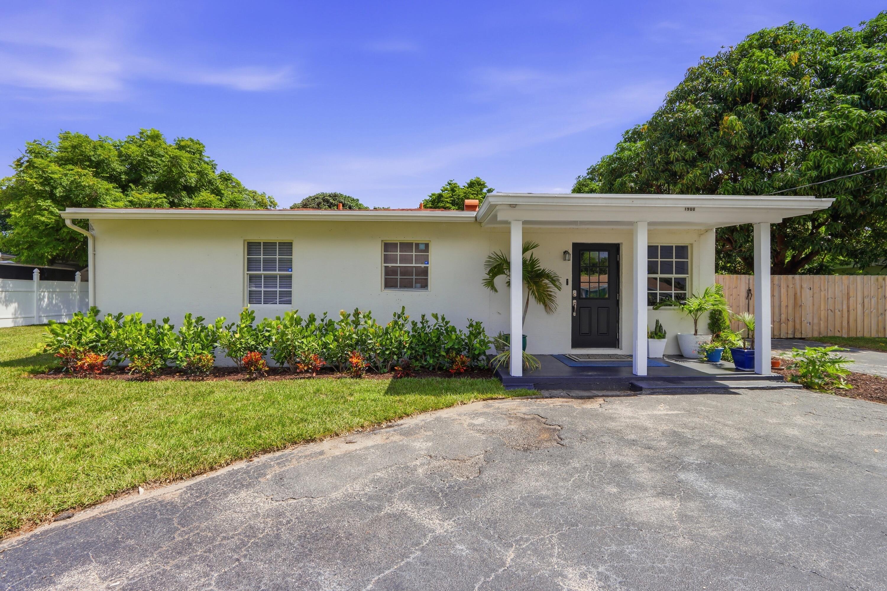 1900 Carissa Road