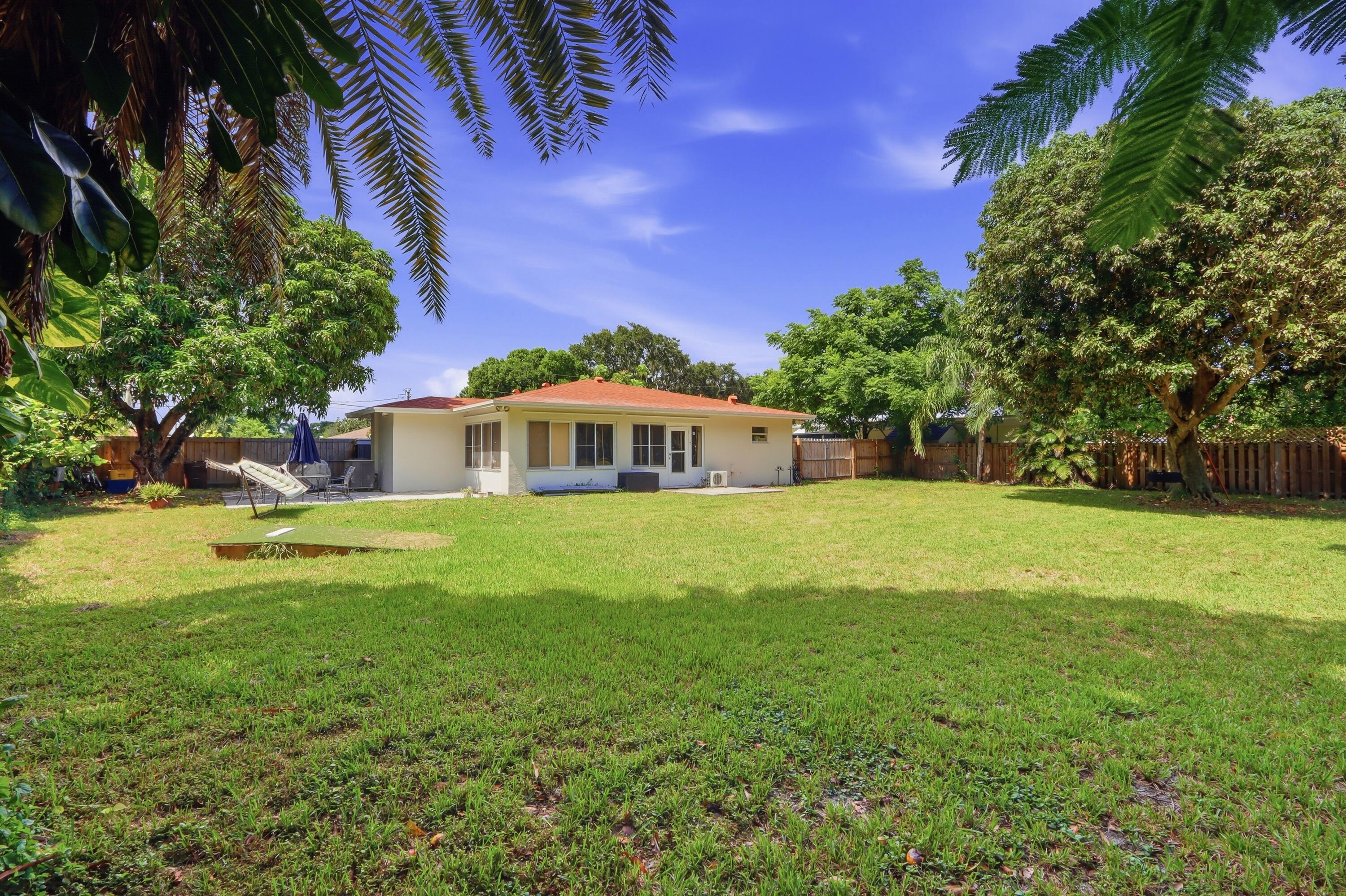1900 Carissa Road