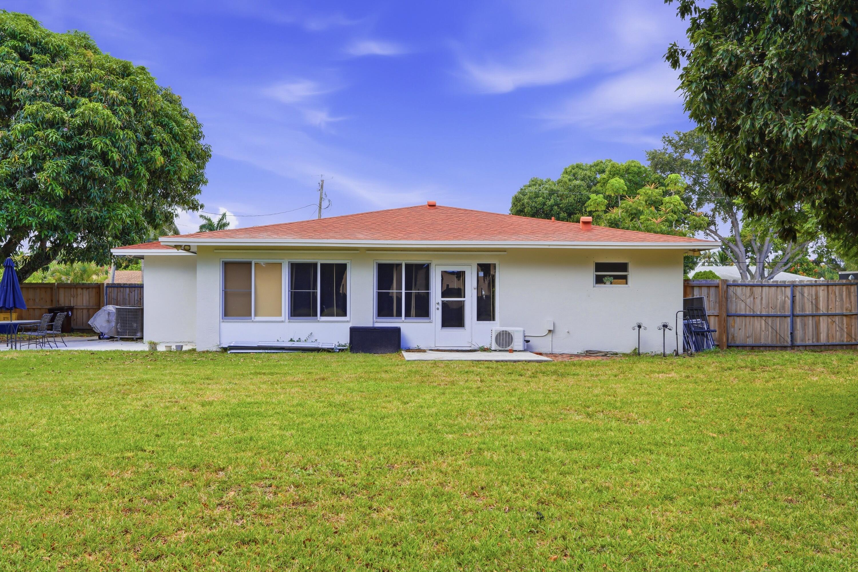1900 Carissa Road