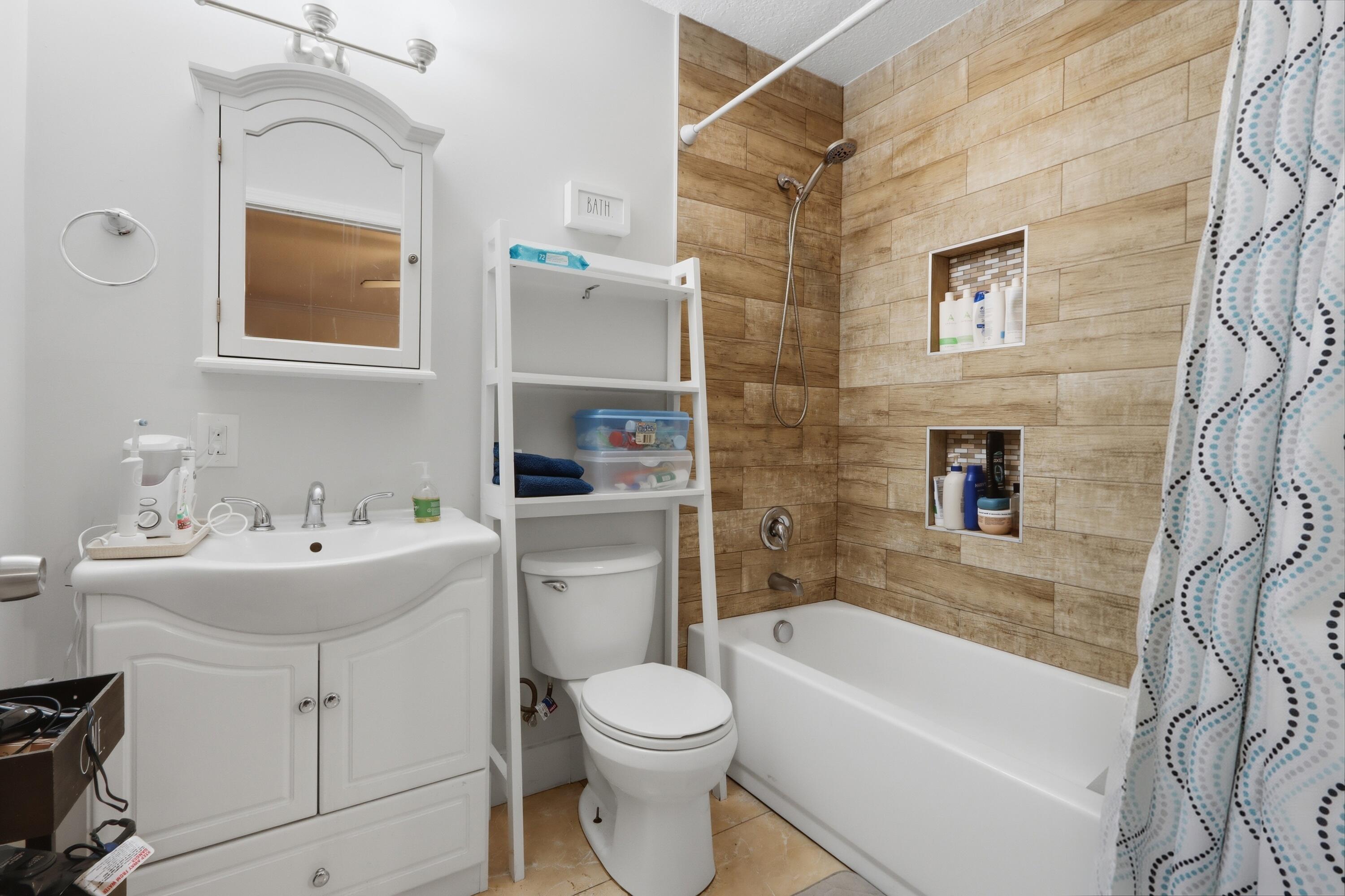 1900 Carissa Road