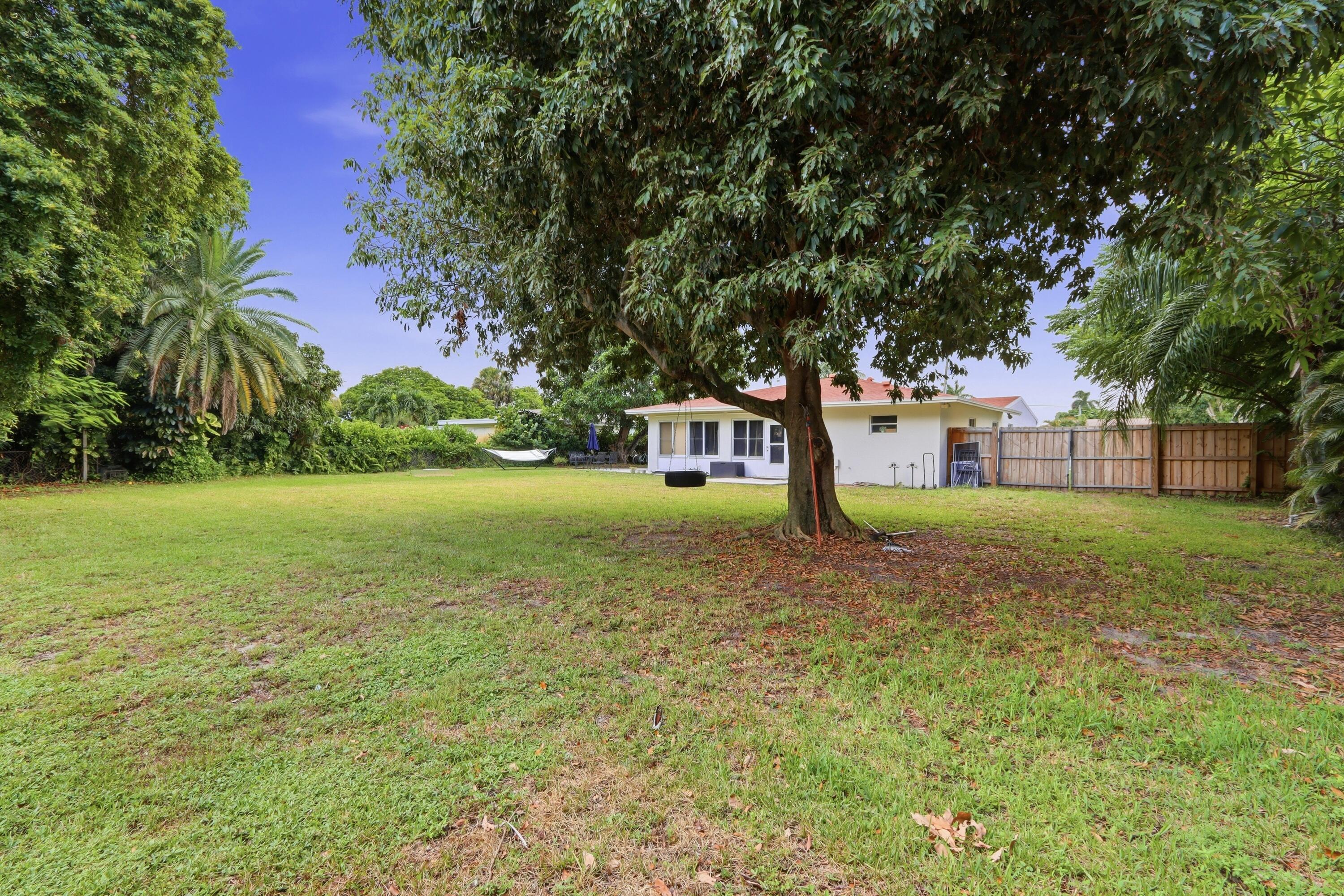 1900 Carissa Road