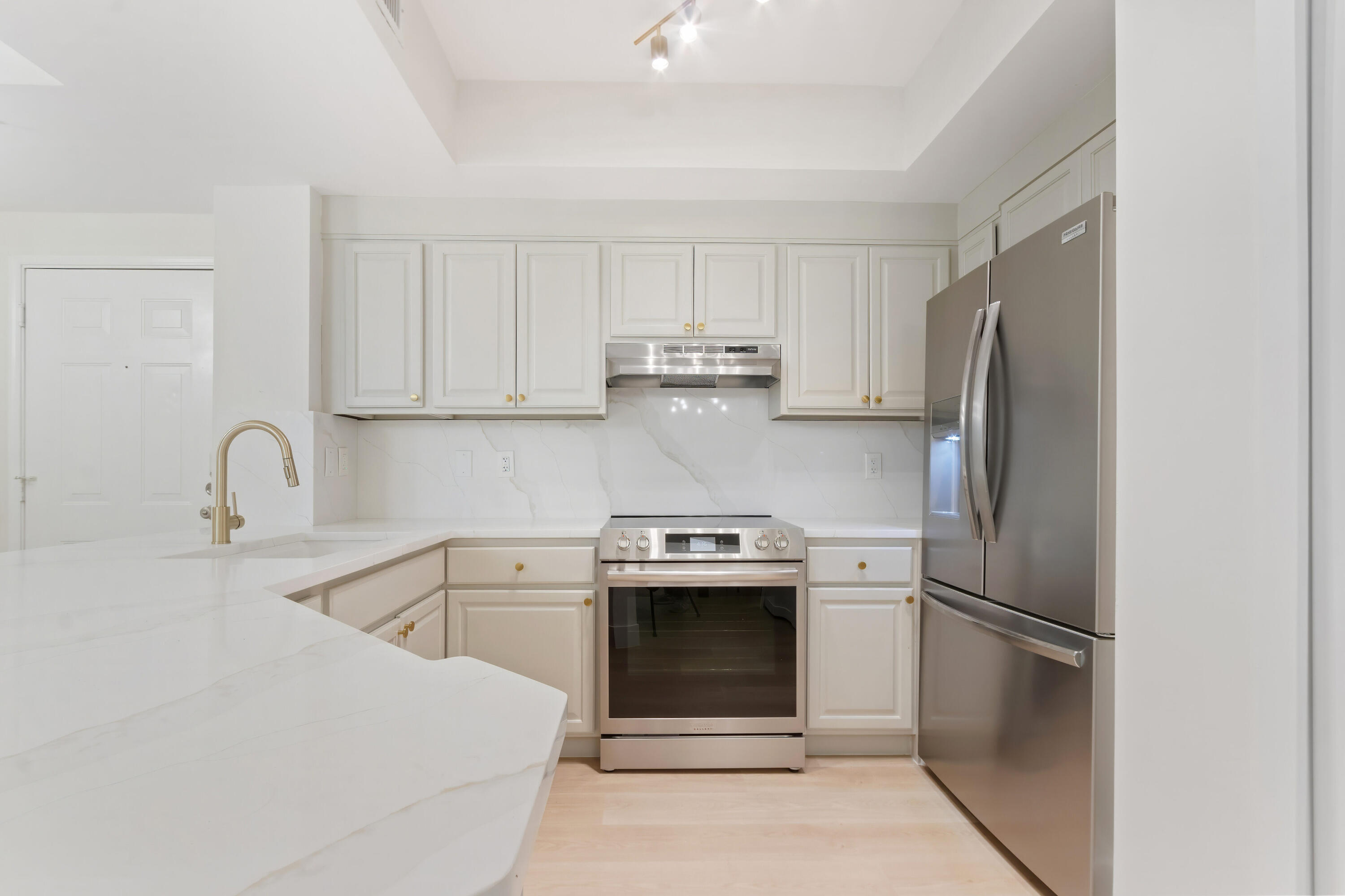 720 S Sapodilla Avenue 204