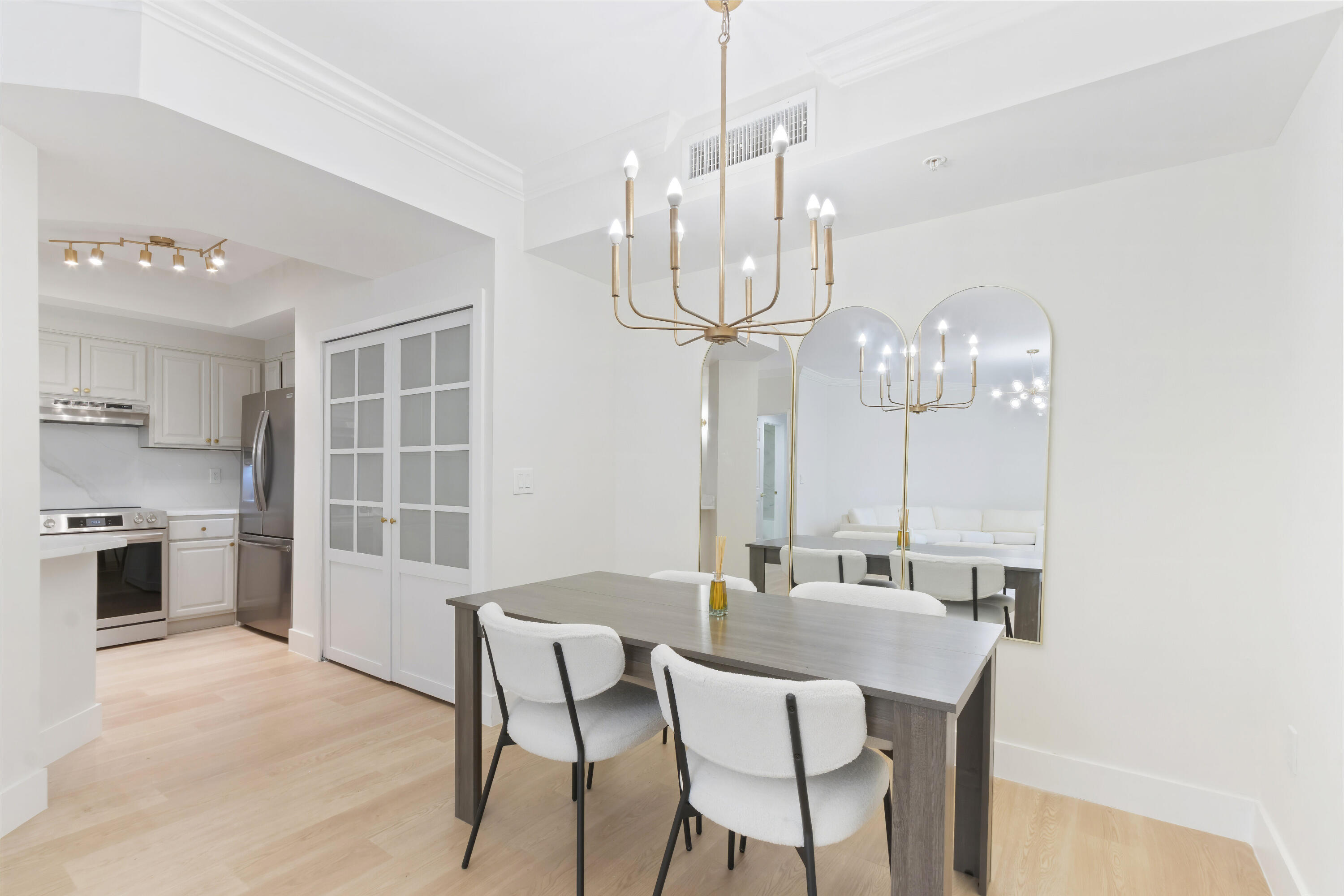 720 S Sapodilla Avenue 204