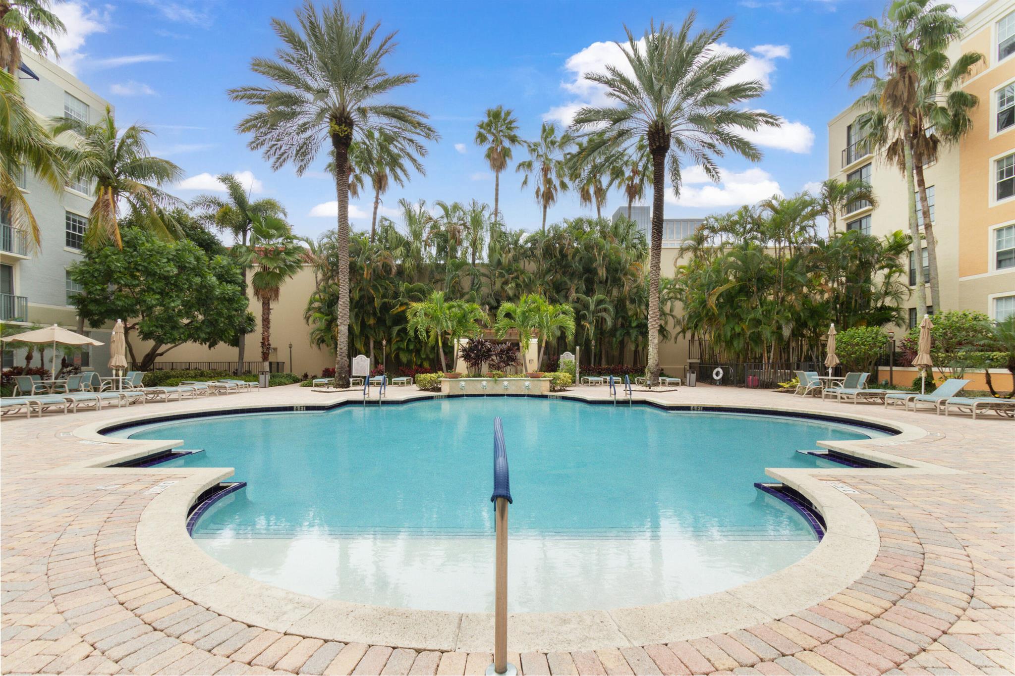 720 S Sapodilla Avenue 204