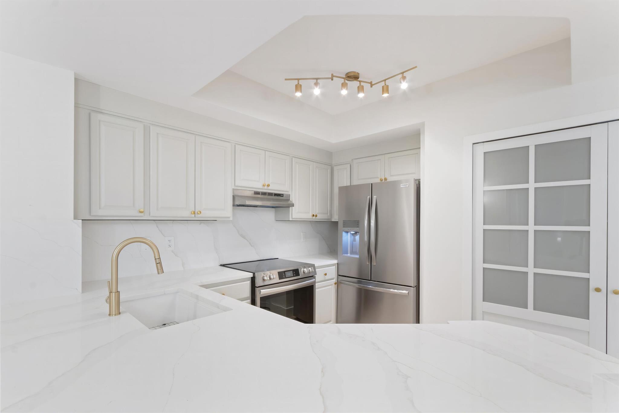 720 S Sapodilla Avenue 204