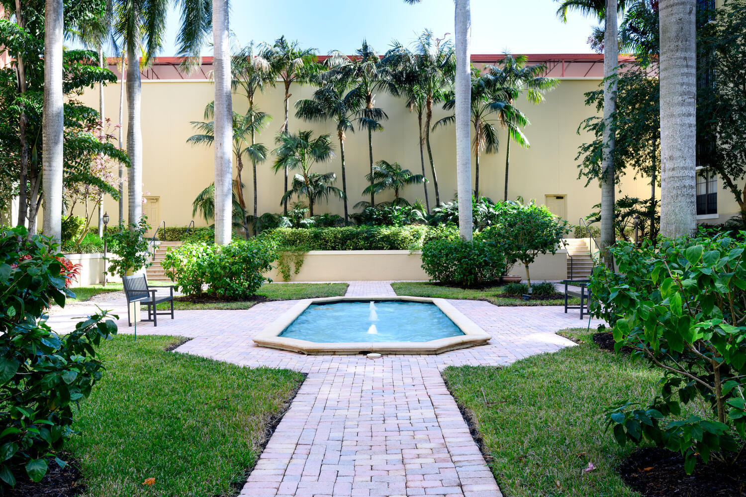 720 S Sapodilla Avenue 204