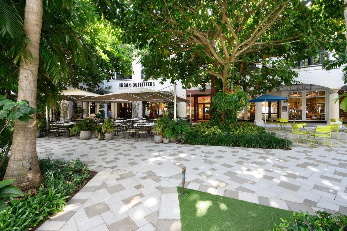 720 S Sapodilla Avenue 204