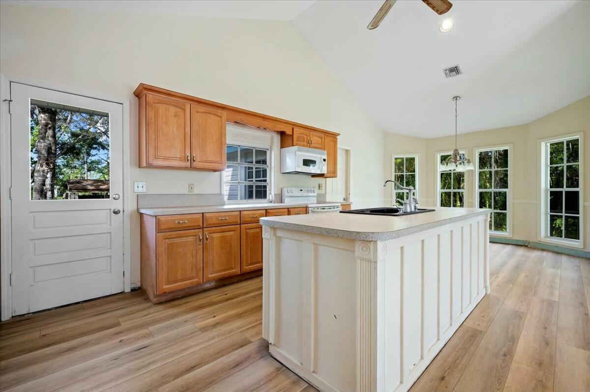 17647 112th Drive N