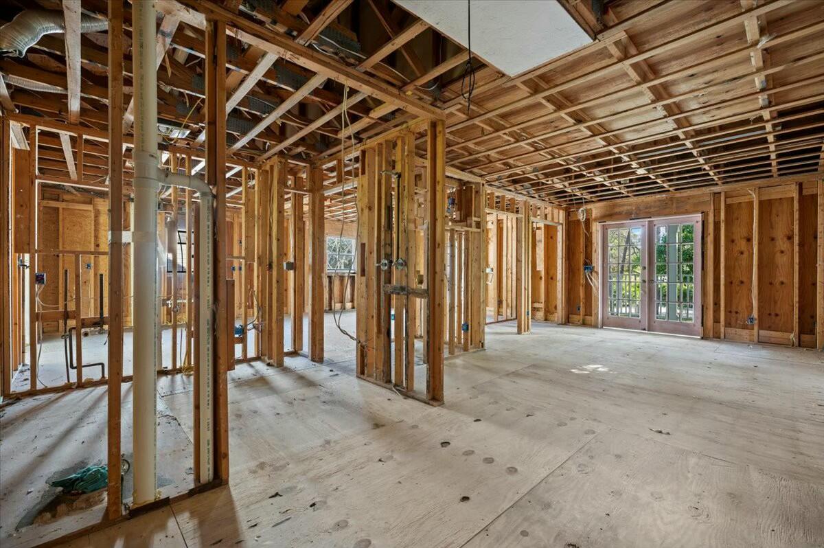 17647 112th Drive N