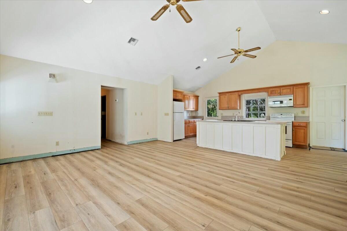 17647 112th Drive N