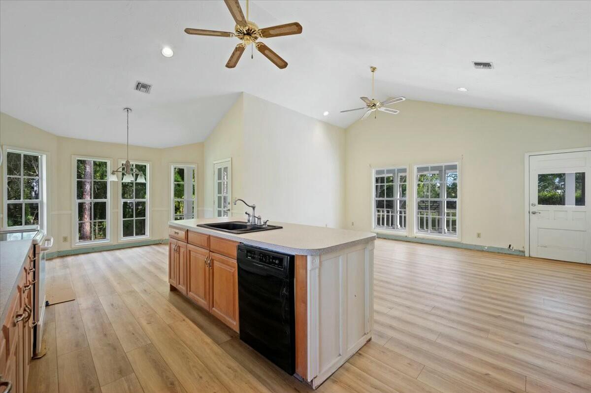 17647 112th Drive N