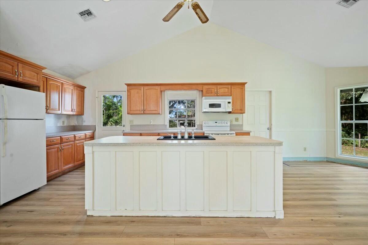 17647 112th Drive N