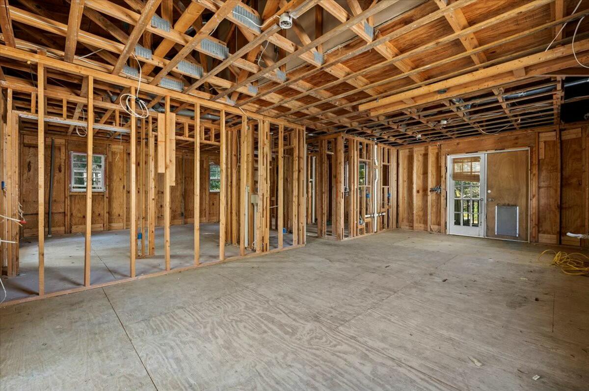 17647 112th Drive N