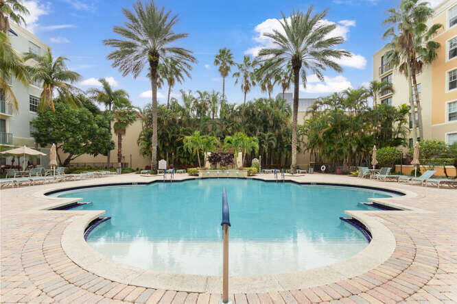 720 S Sapodilla Avenue 304