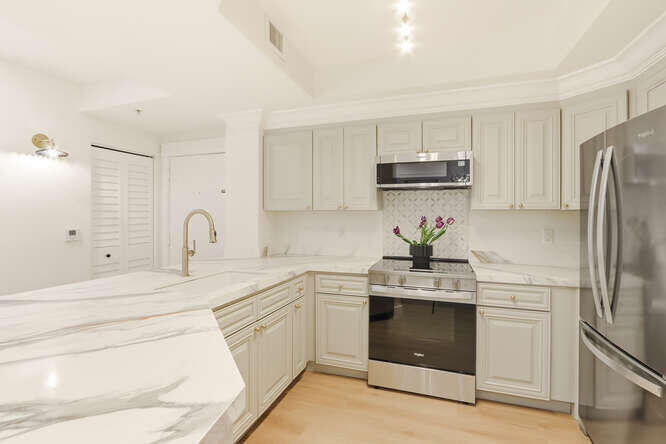 720 S Sapodilla Avenue 304