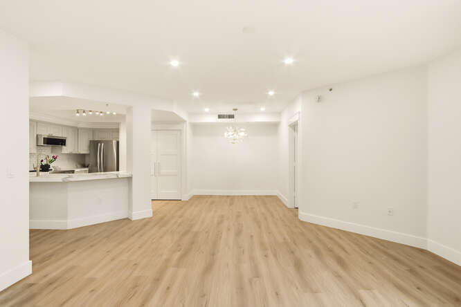 720 S Sapodilla Avenue 304