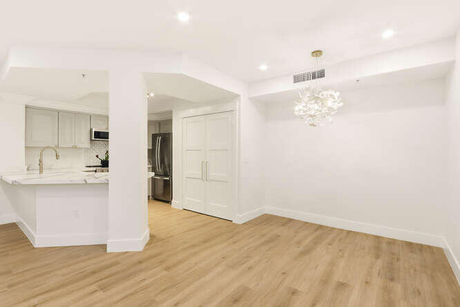 720 S Sapodilla Avenue 304