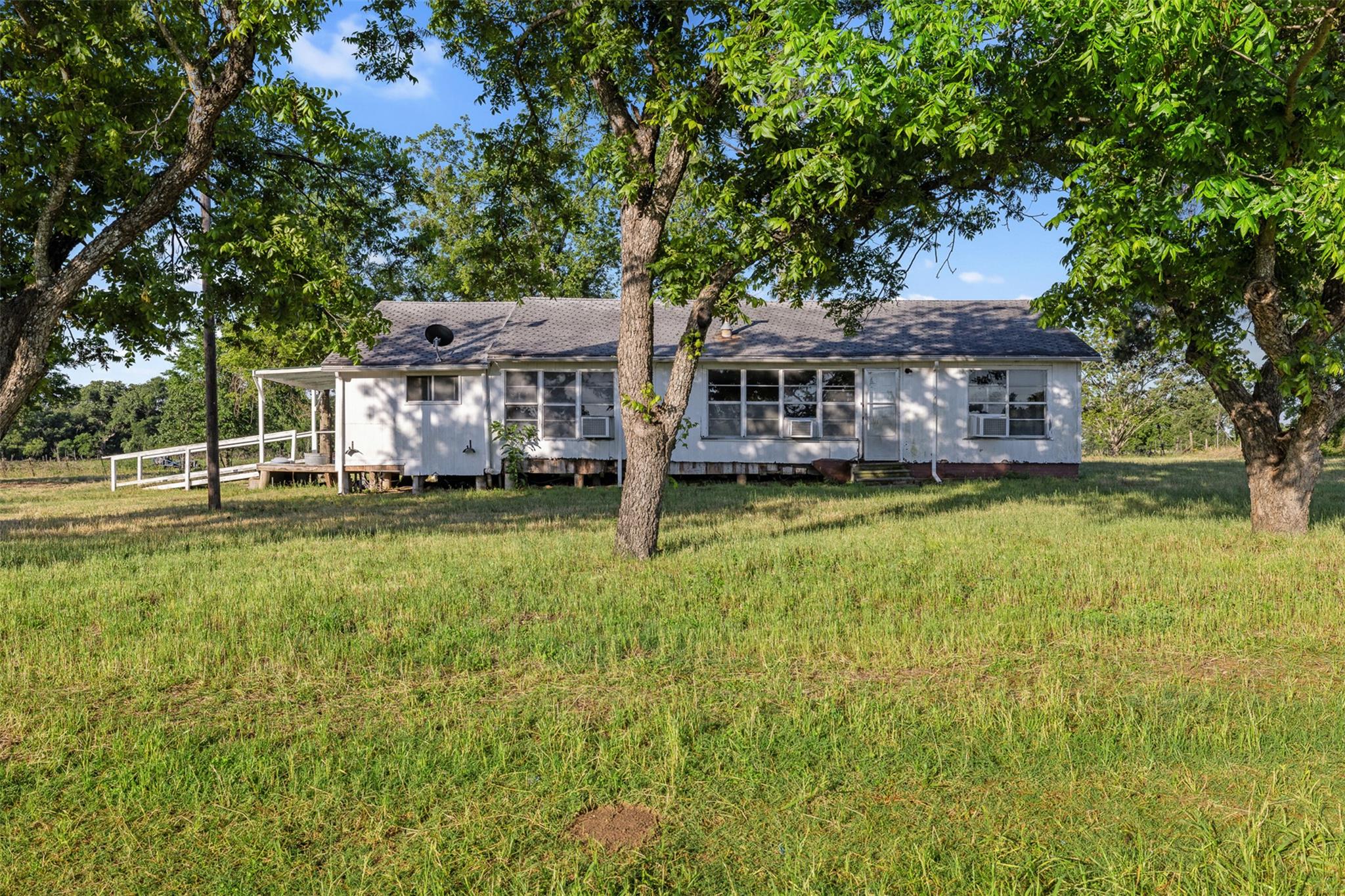 3009 S Highway 77