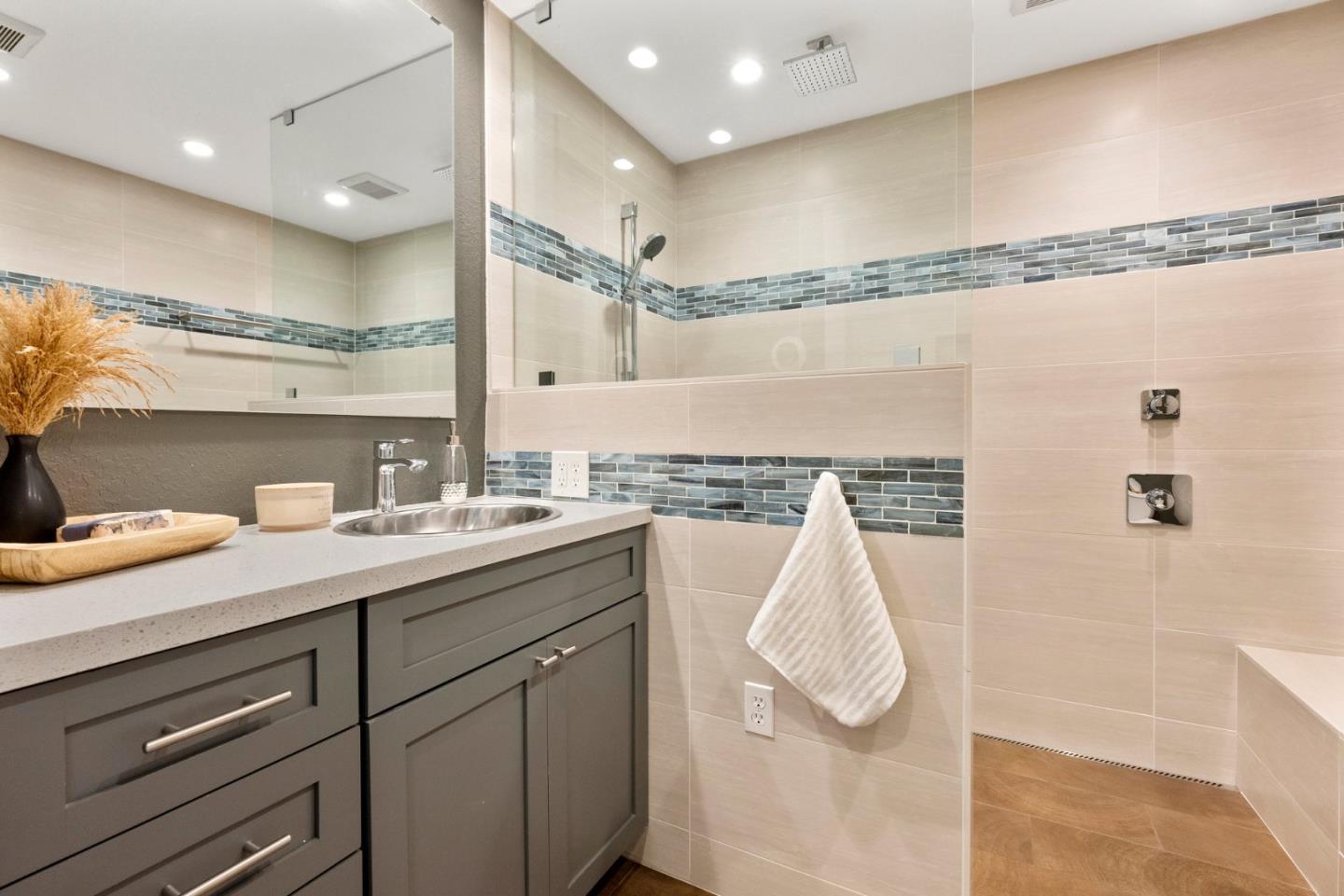 1651 Beach Park BLVD