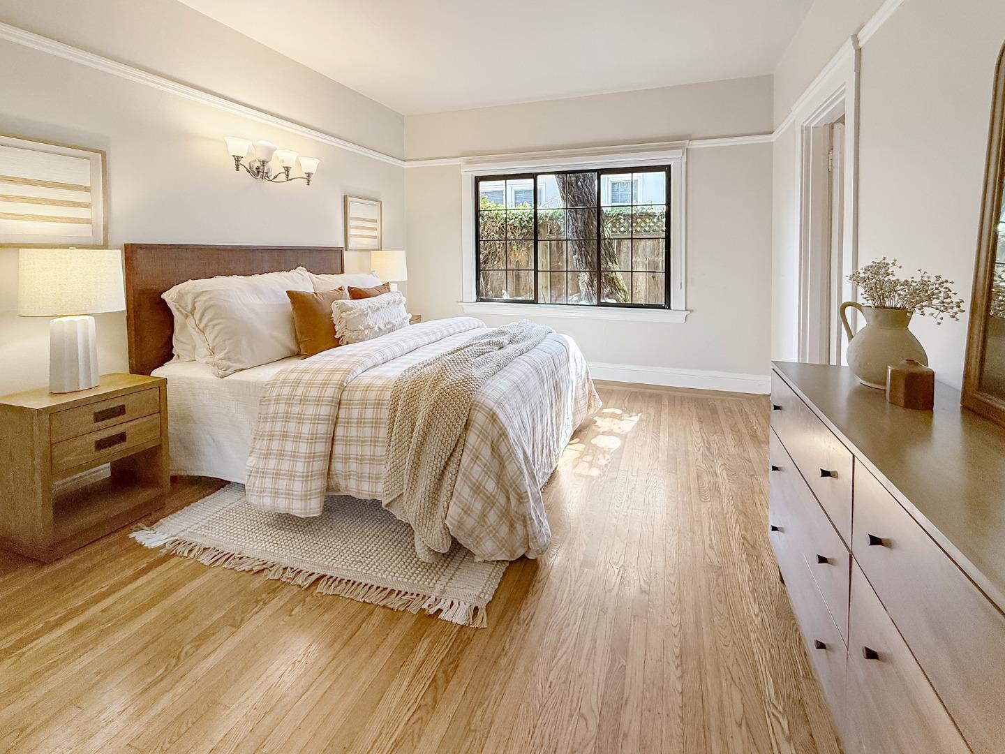 2104 Carmelita Avenue