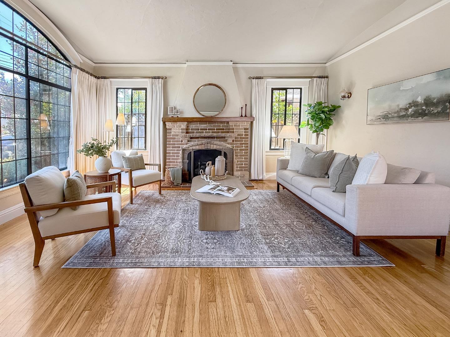 2104 Carmelita Avenue