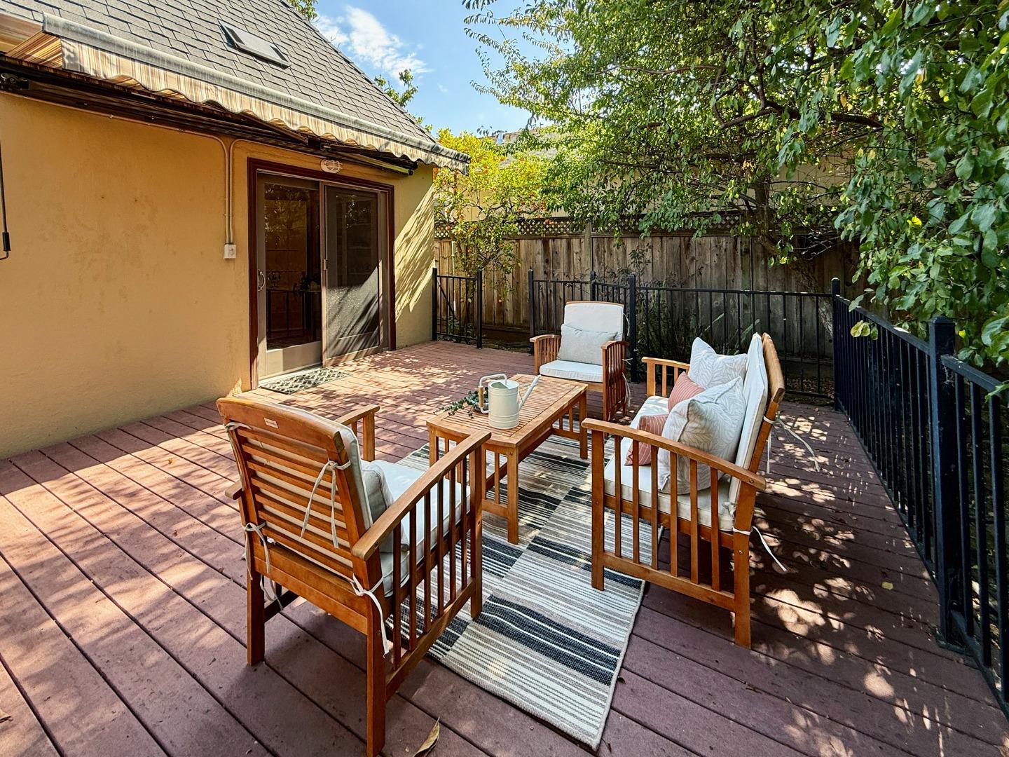 2104 Carmelita Avenue