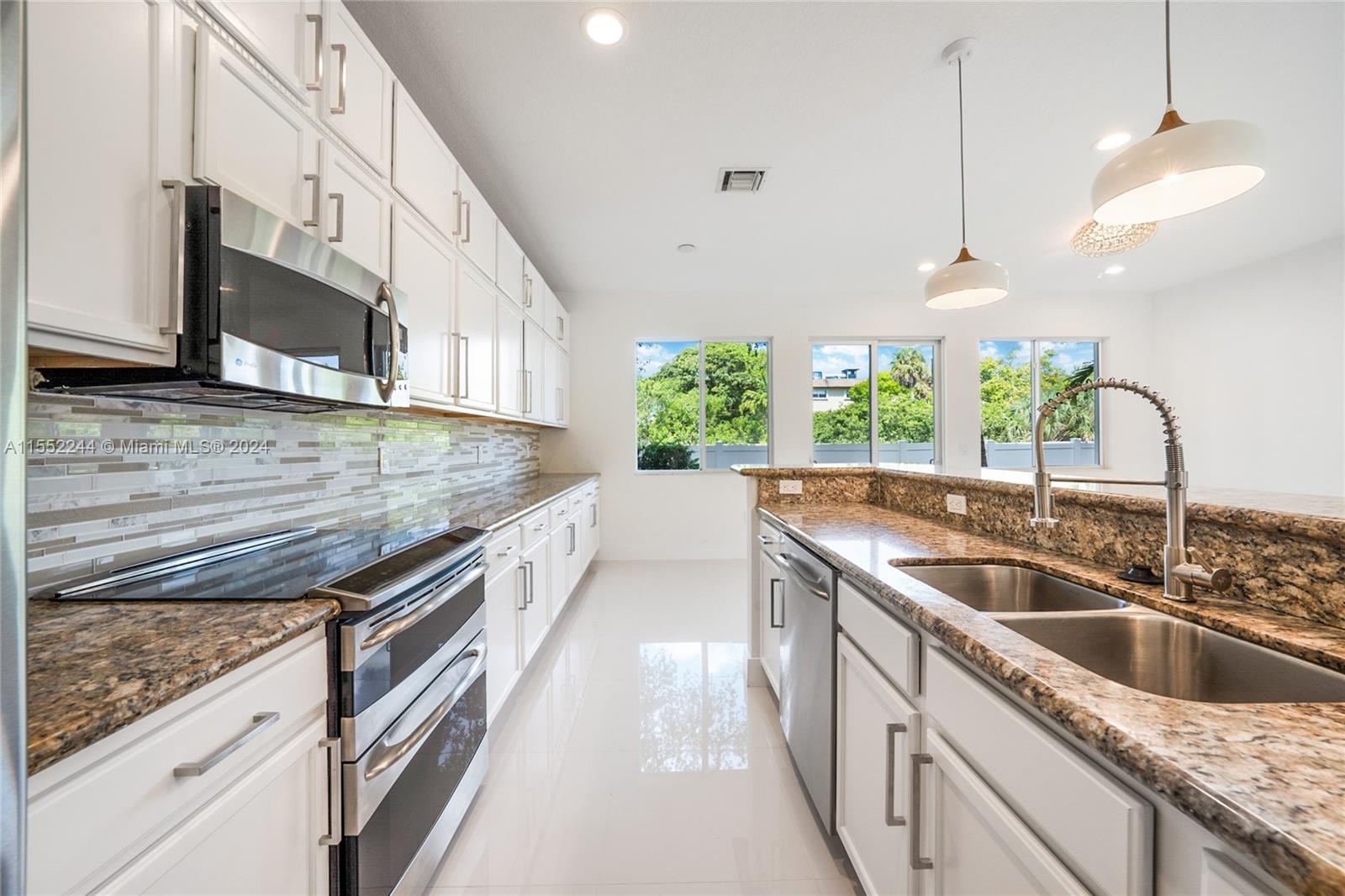 131 SE 7th Ave Unit: -