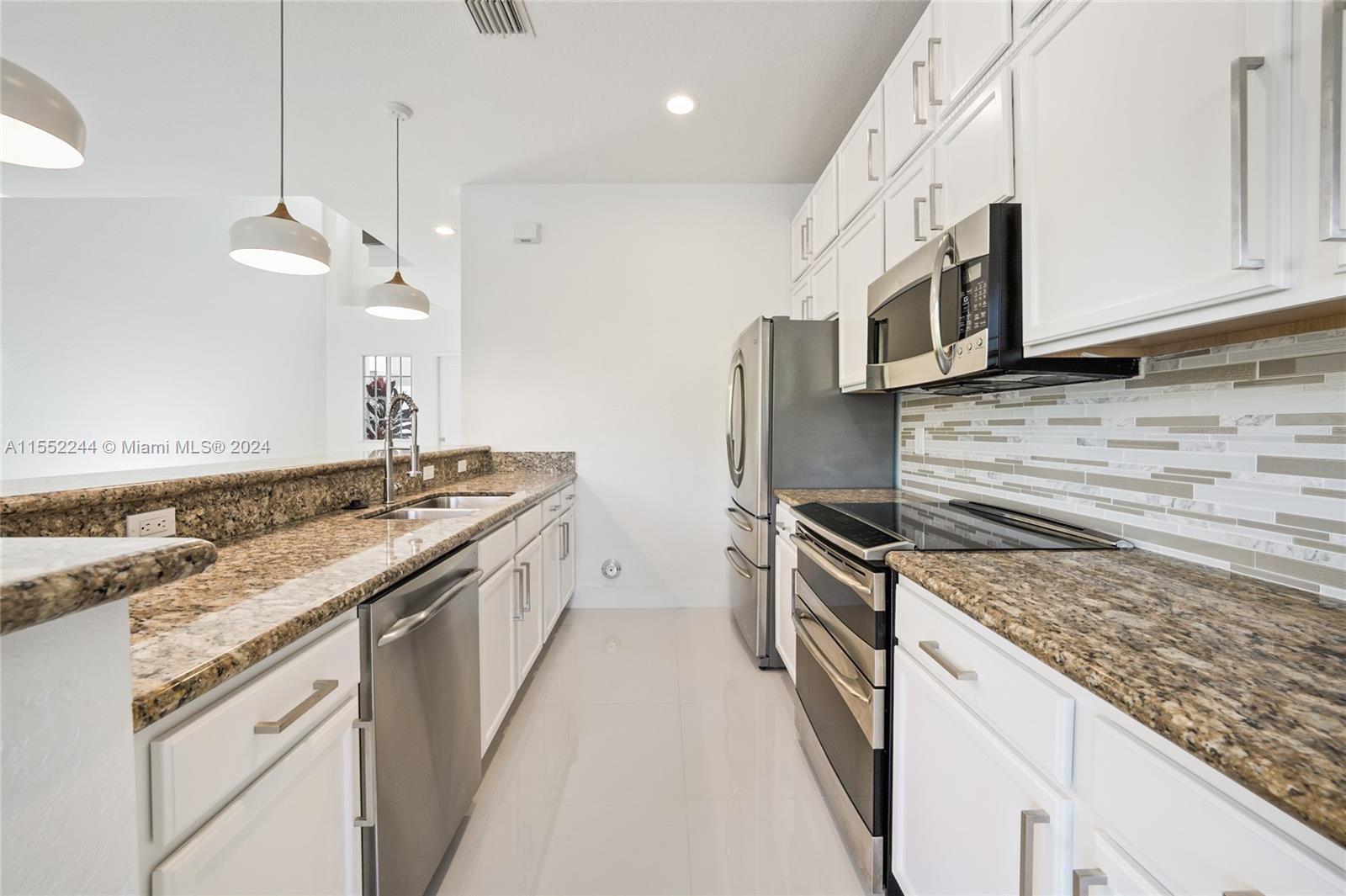 131 SE 7th Ave Unit: -