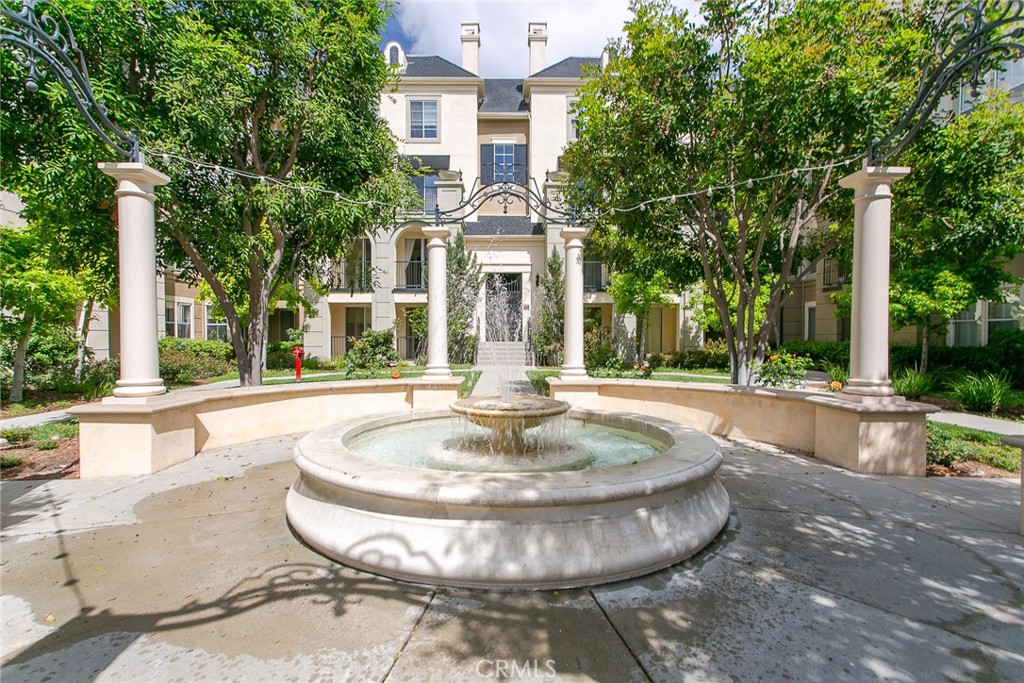 2212 Watermarke Place